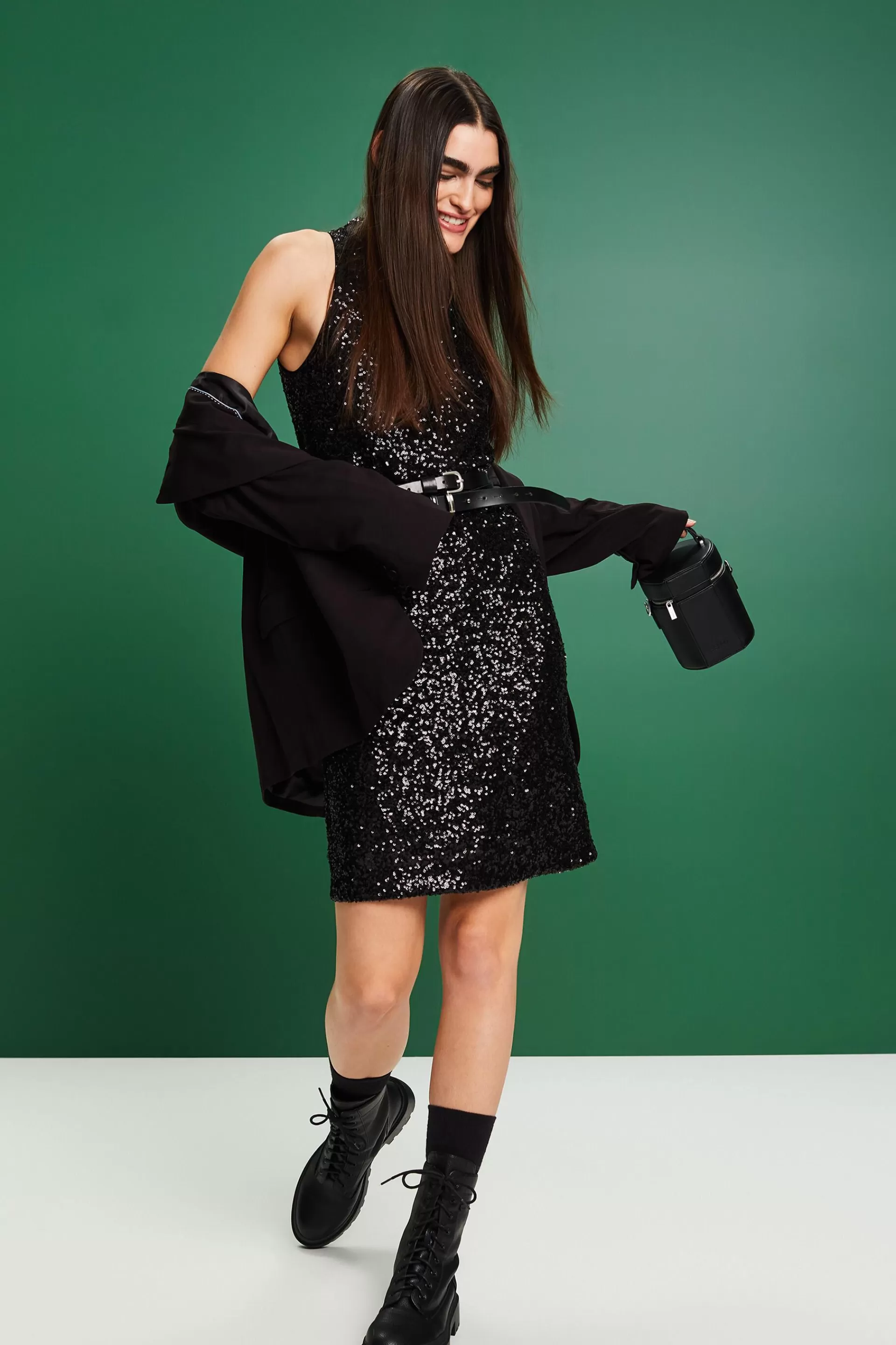 Ärmelloses Neckholder-Midikleid mit Pailletten-ESPRIT Store