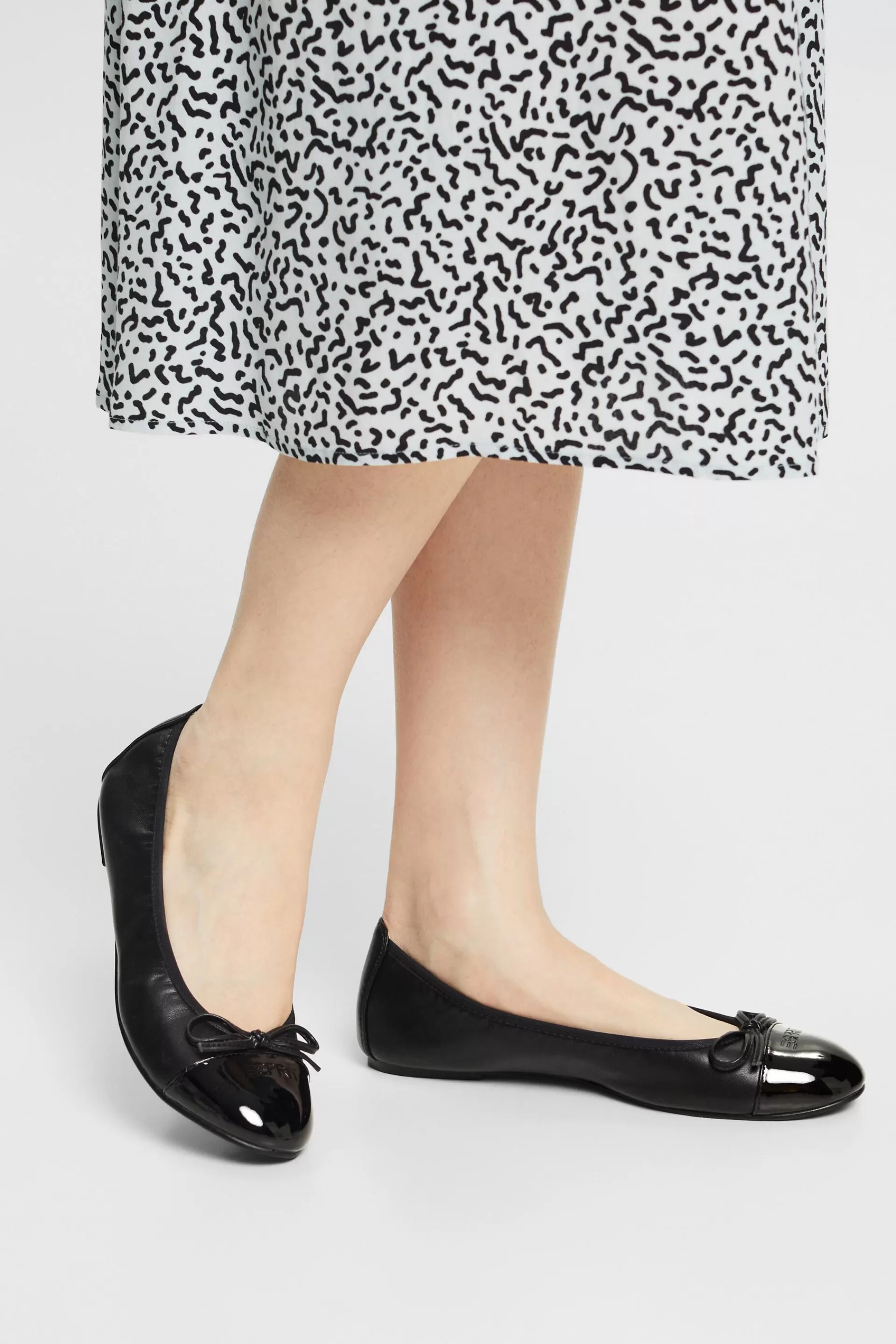 Ballerinas in Lederoptik-ESPRIT Clearance