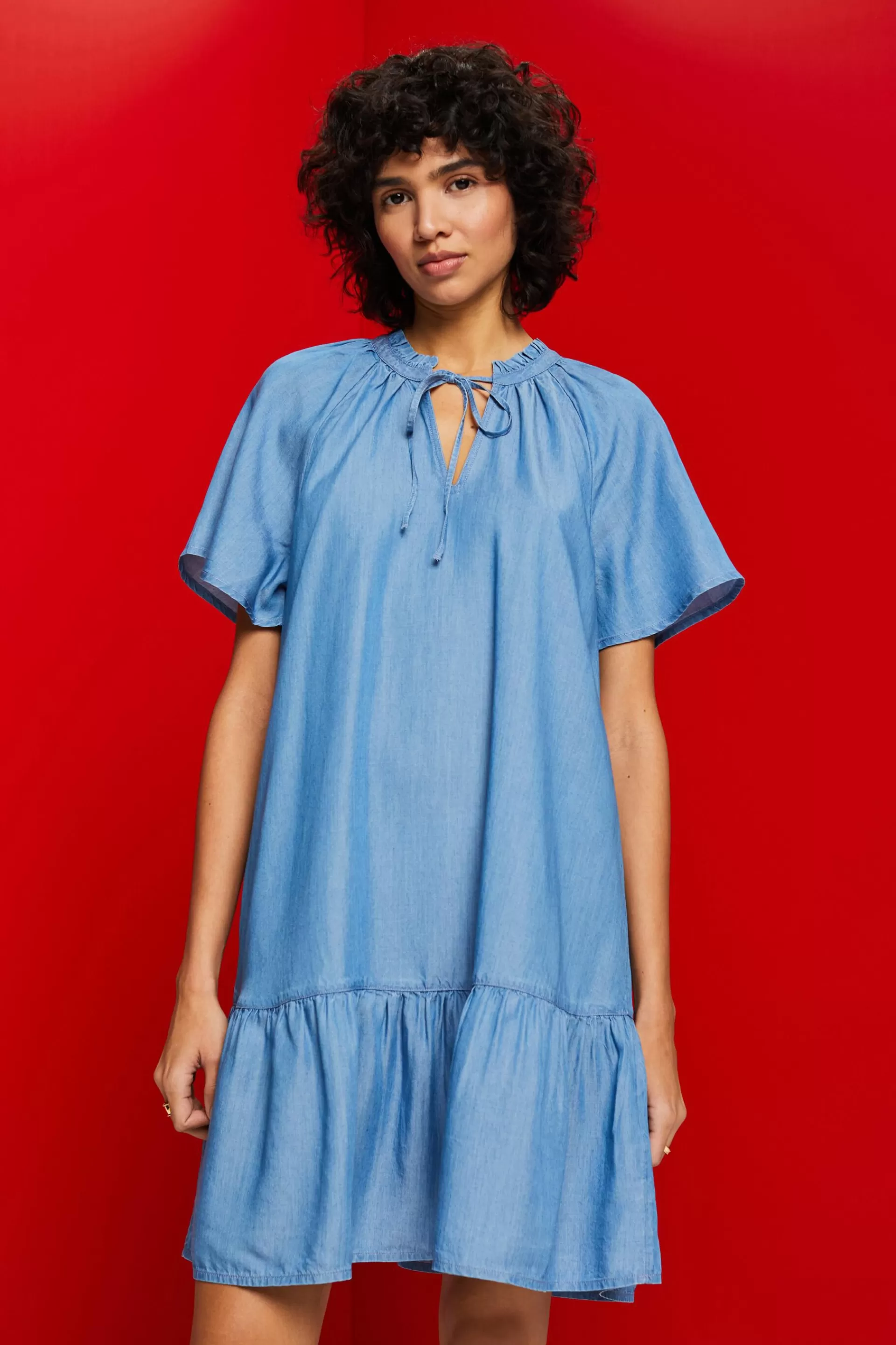 Chambray-Kleid mit Rüschenbesatz am Nackenbindeband, TENCEL™-ESPRIT Outlet