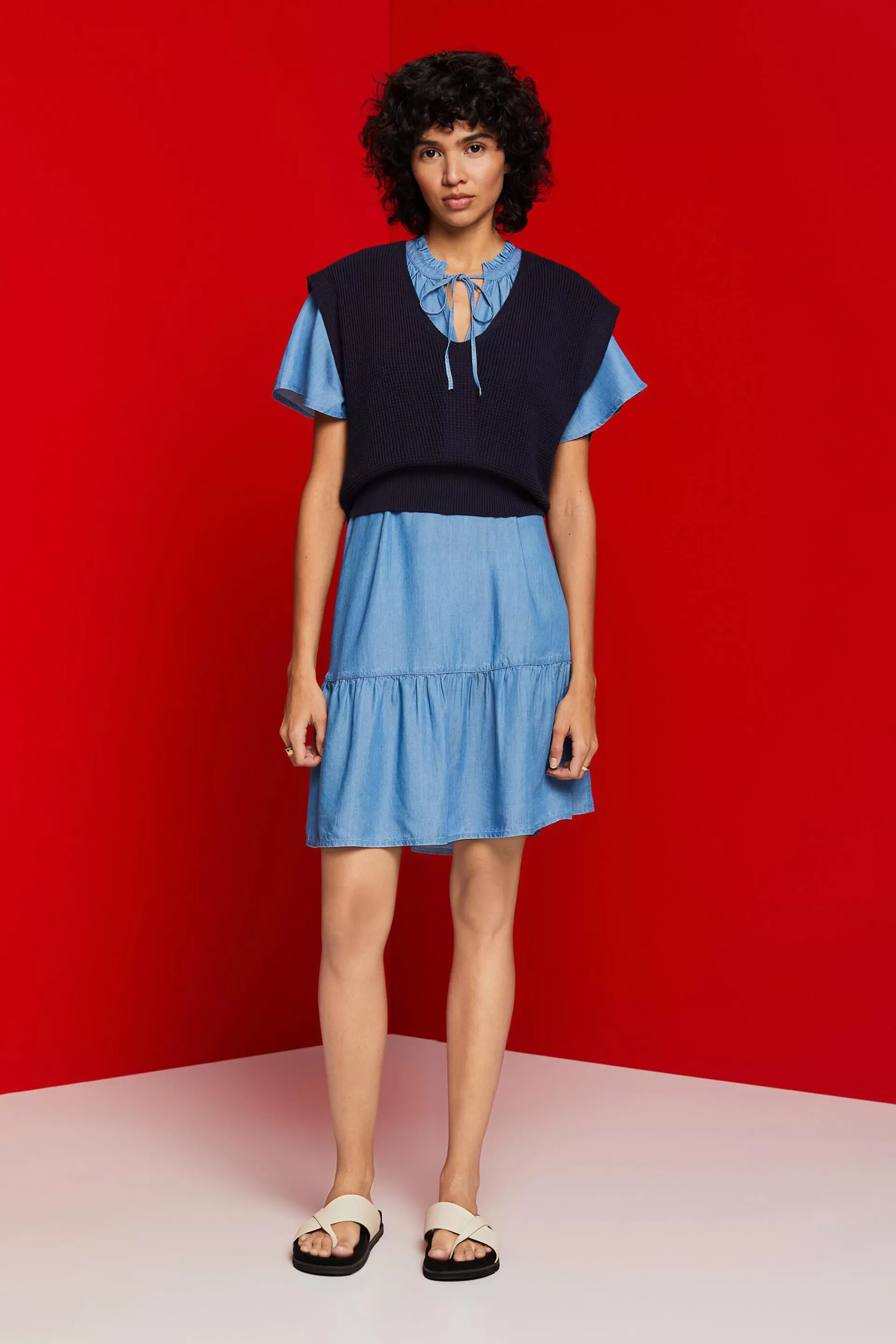 Chambray-Kleid mit Rüschenbesatz am Nackenbindeband, TENCEL™-ESPRIT Outlet