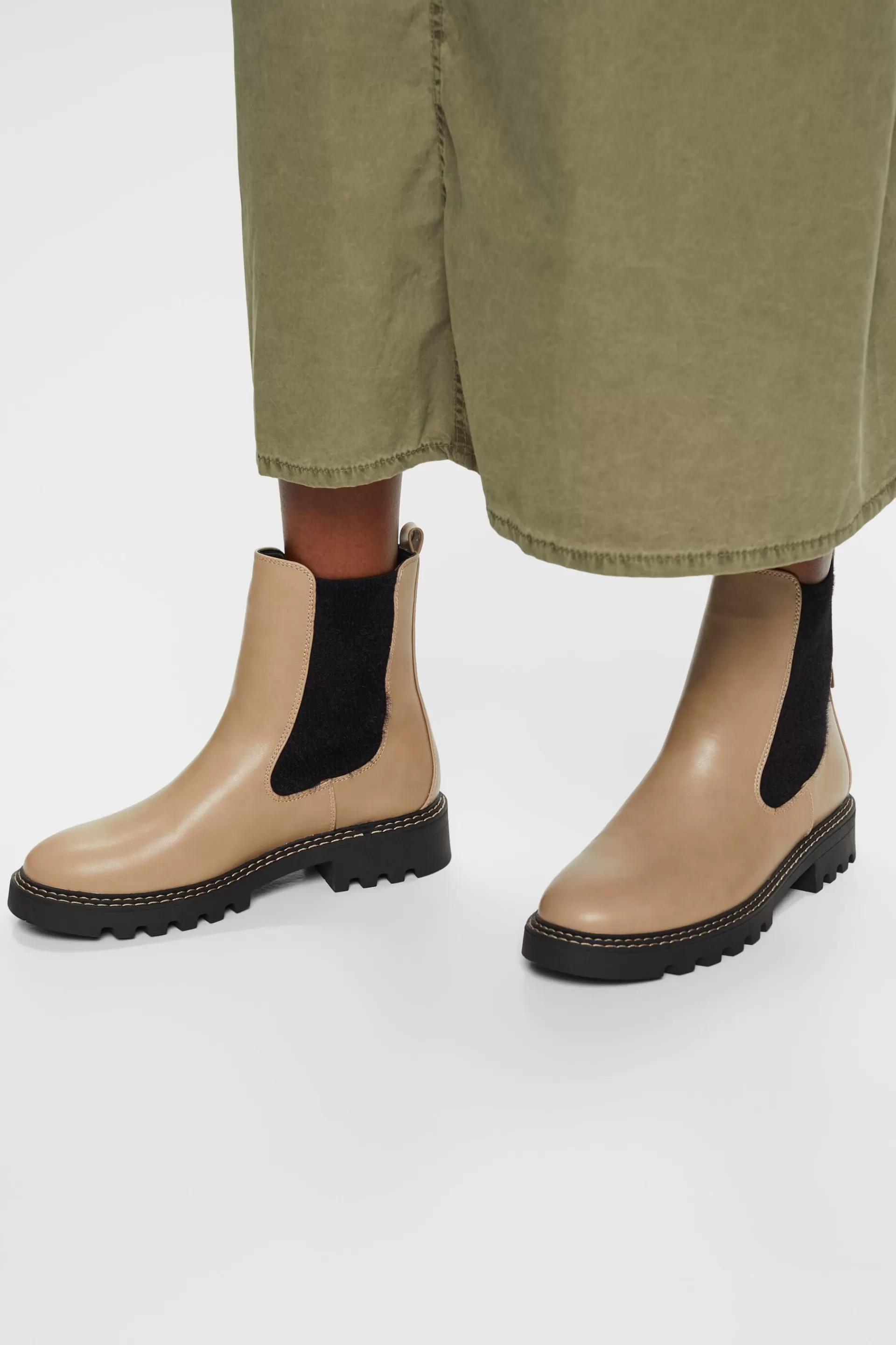 Chelsea Boots aus veganem Leder-ESPRIT Store