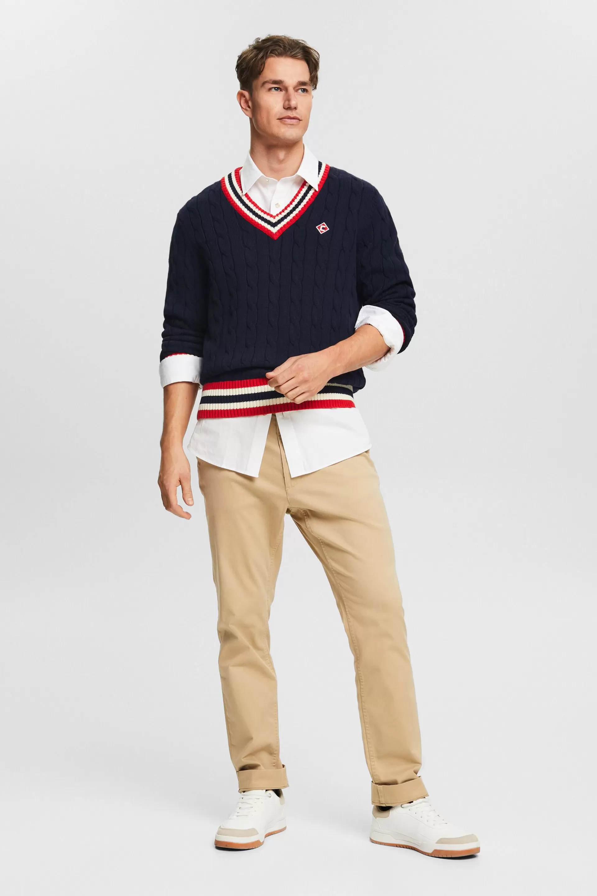 Chinohose mit schmalem Bein-ESPRIT Store