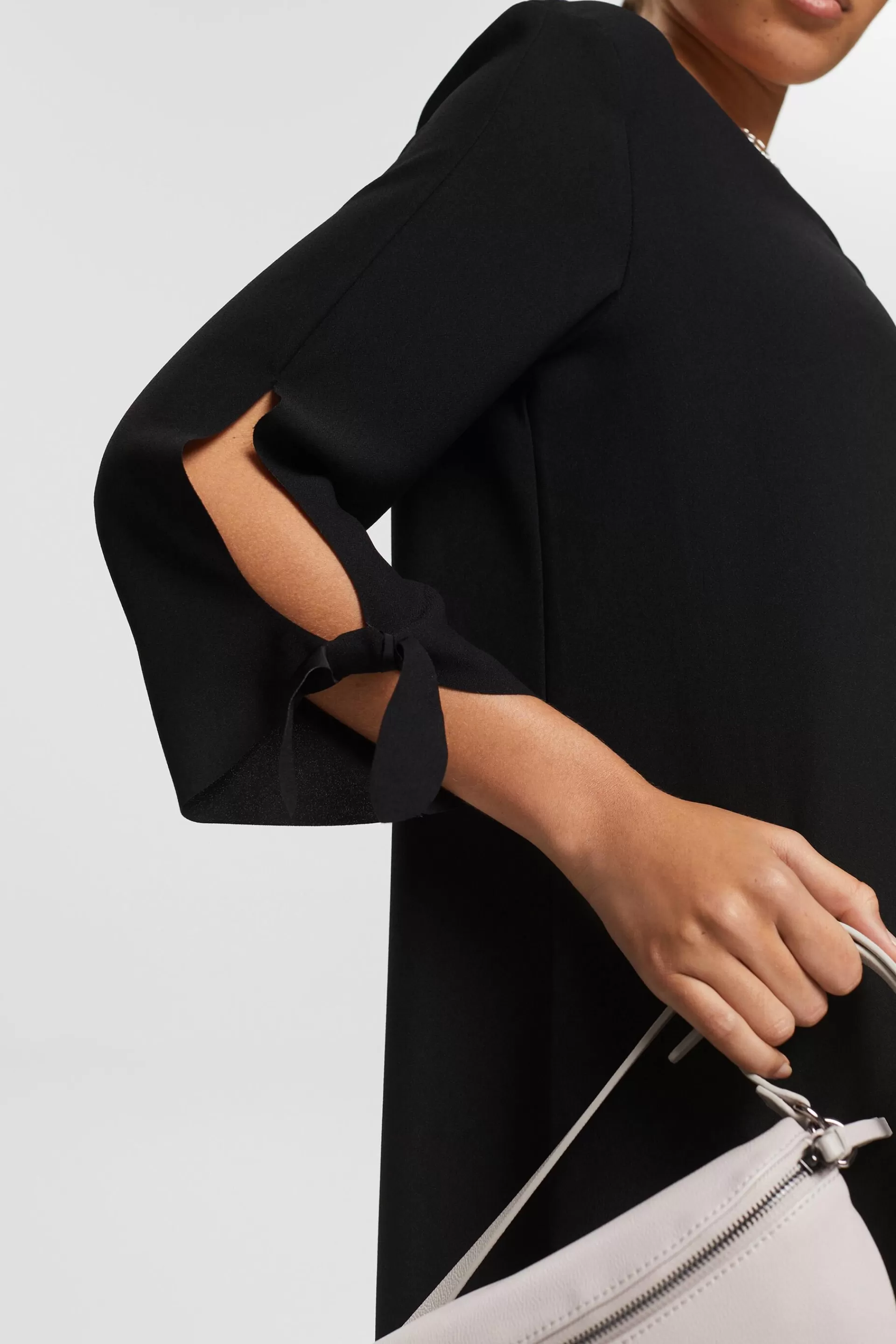 Crêpe-Kleid mit Laser-Cut-Details-ESPRIT Flash Sale