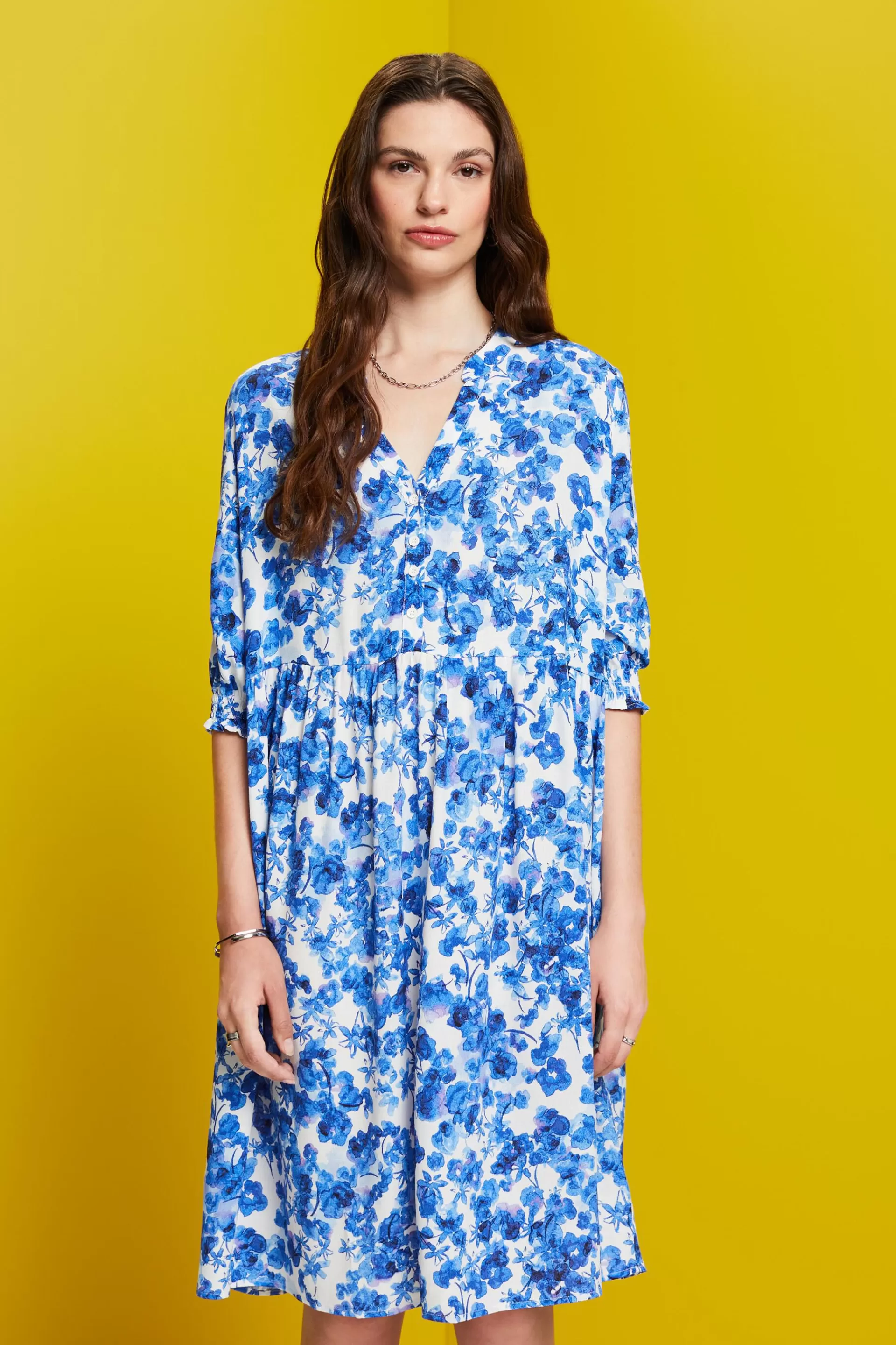 Duftiges Kleid mit Allover-Muster-ESPRIT New