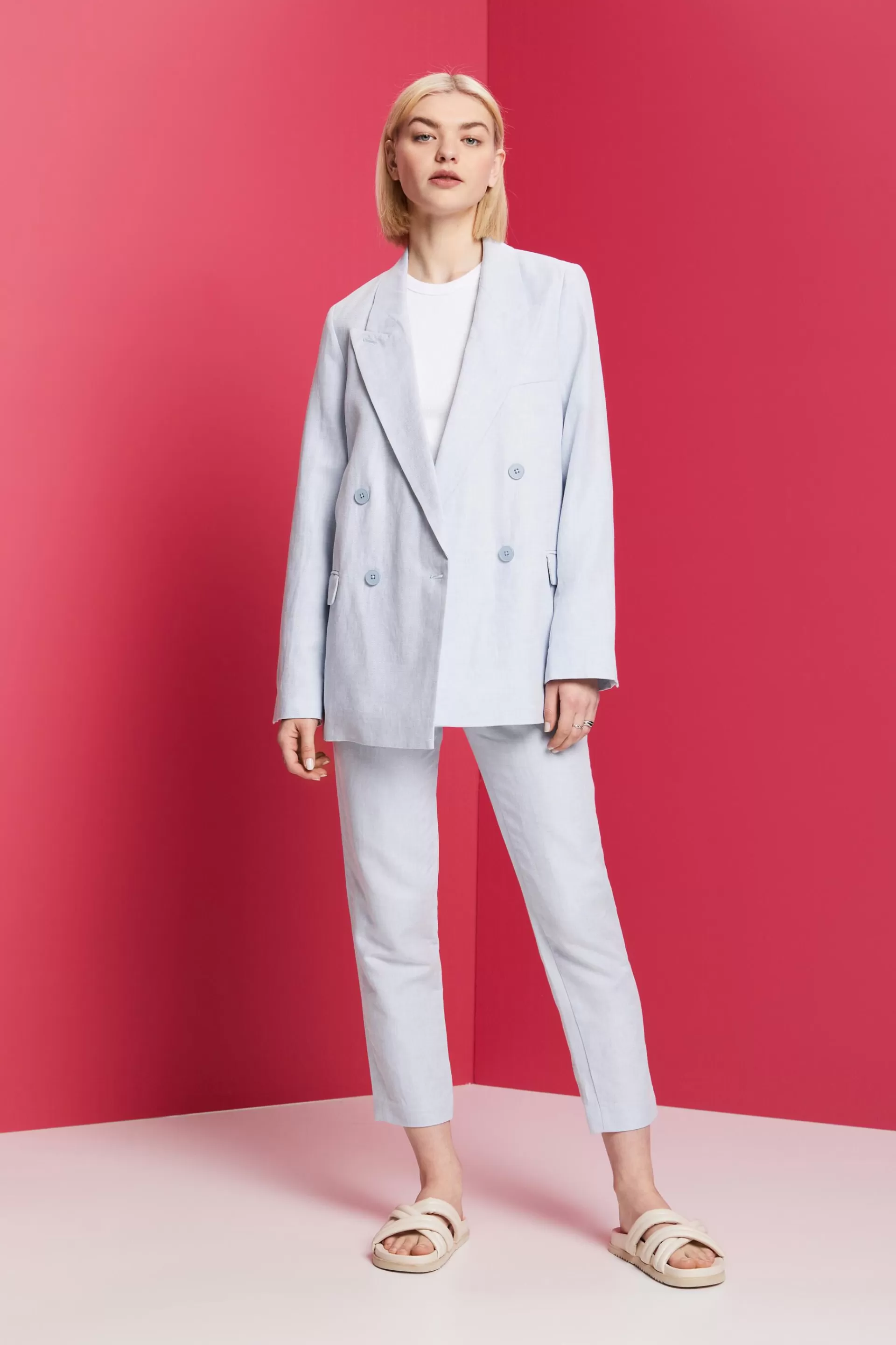 Gecroppte Chinohose mit fixiertem Gürtel, Leinen-Mix-ESPRIT Outlet