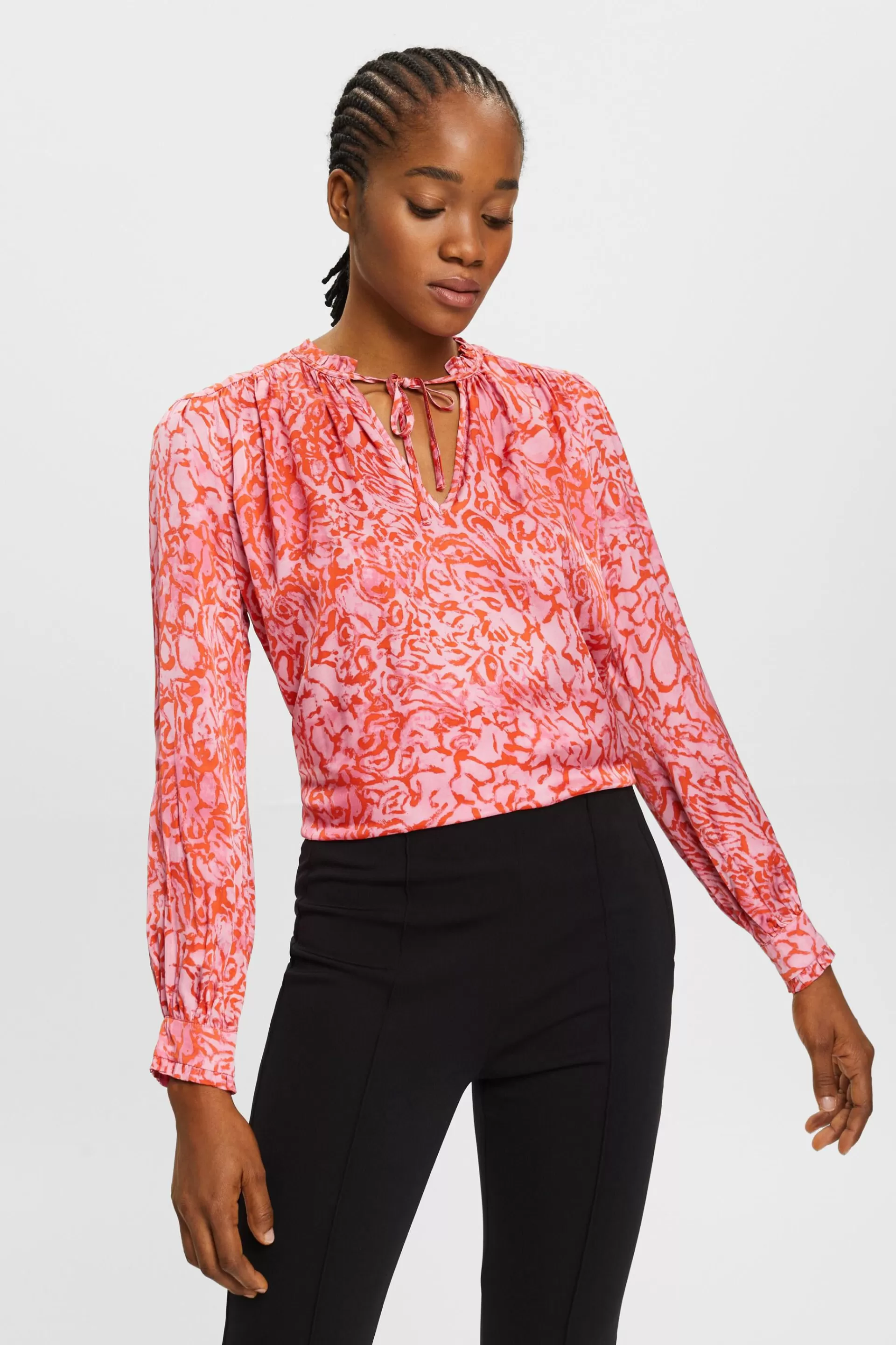 Gemusterte Satinbluse mit Rüschenkante-ESPRIT Sale