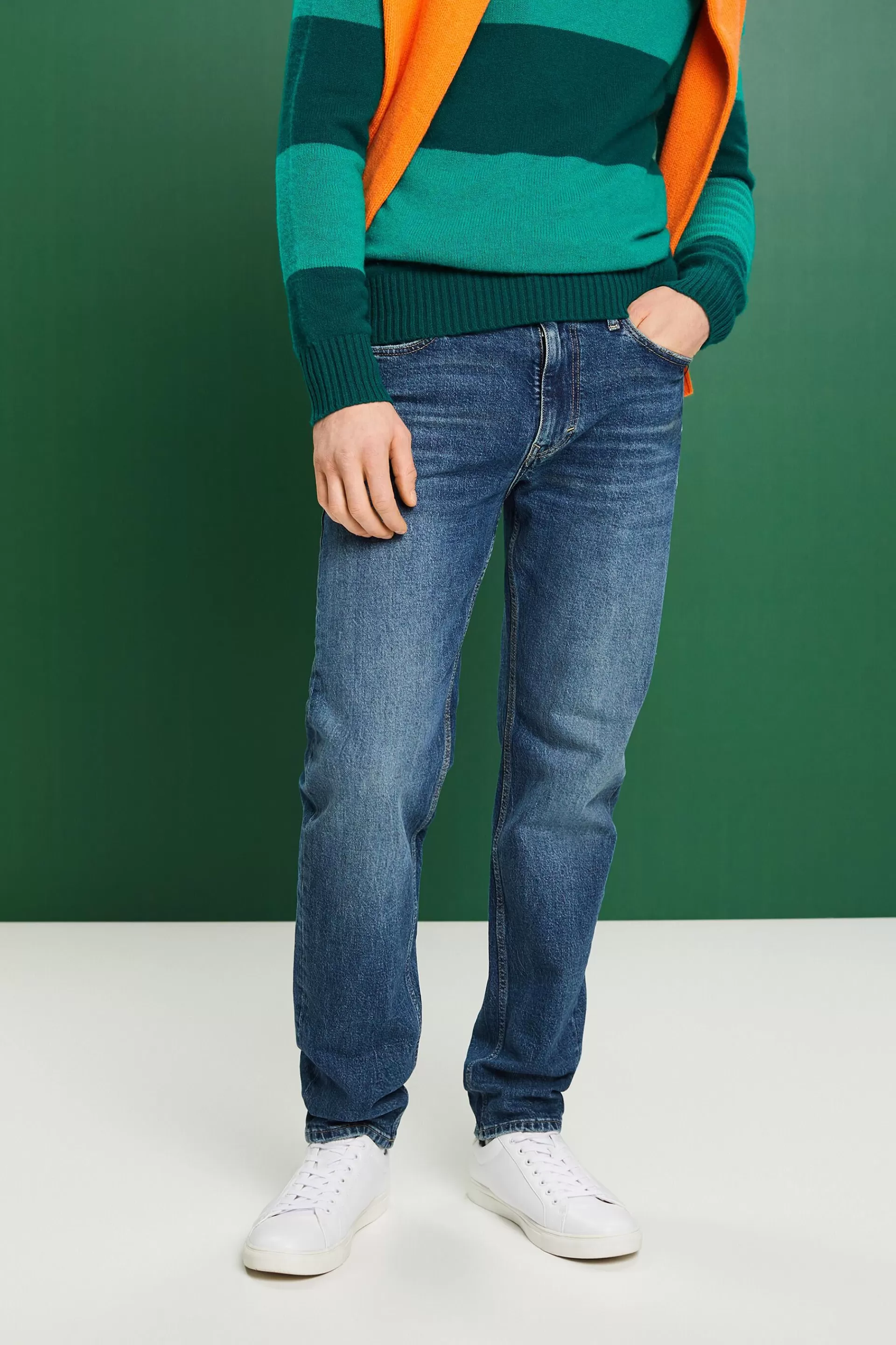 Gerade Jeans mit mittelhohem Bund-ESPRIT Outlet