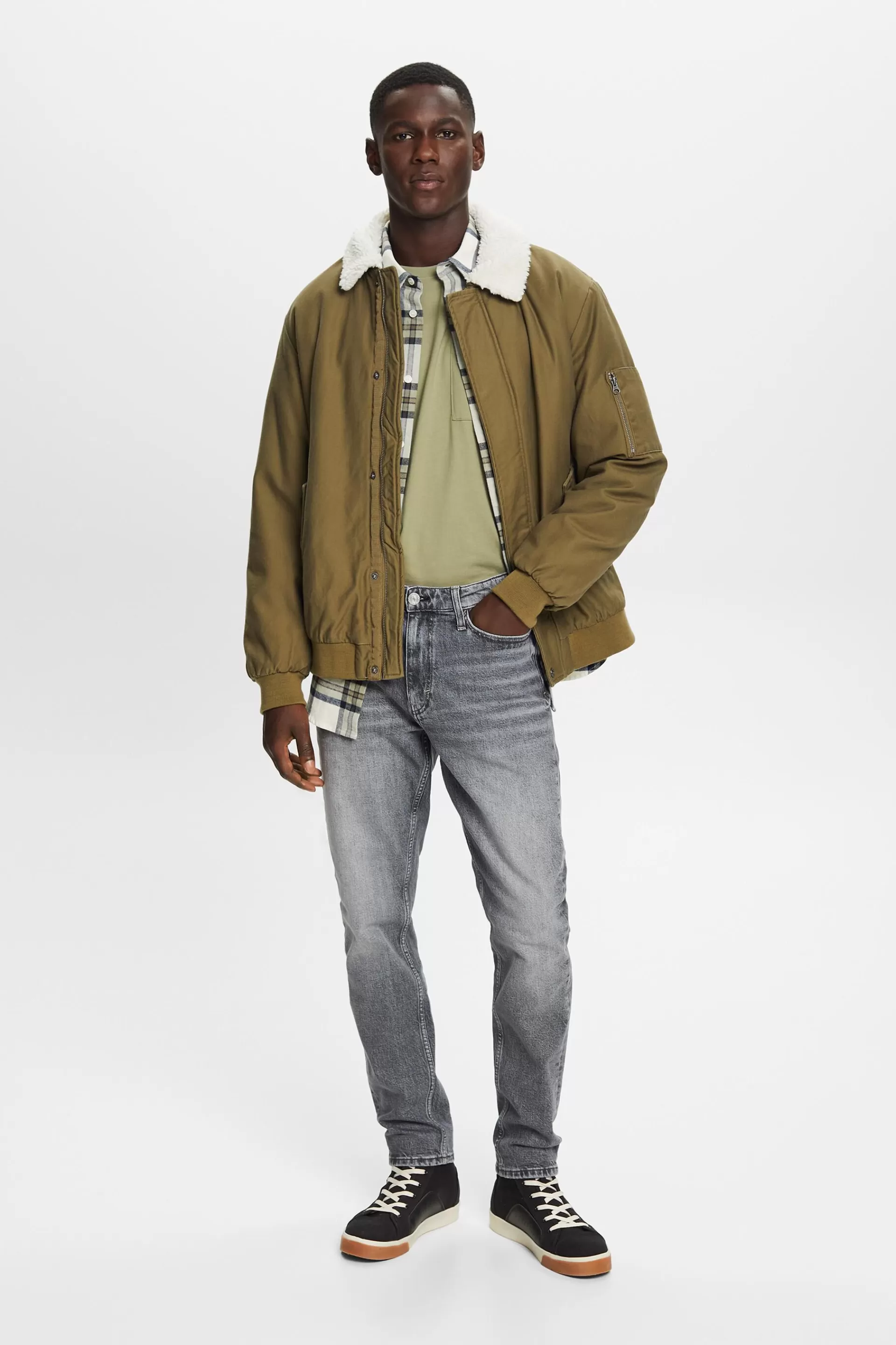 Gerade, konische Jeans mit mittelhohem Bund-ESPRIT Clearance
