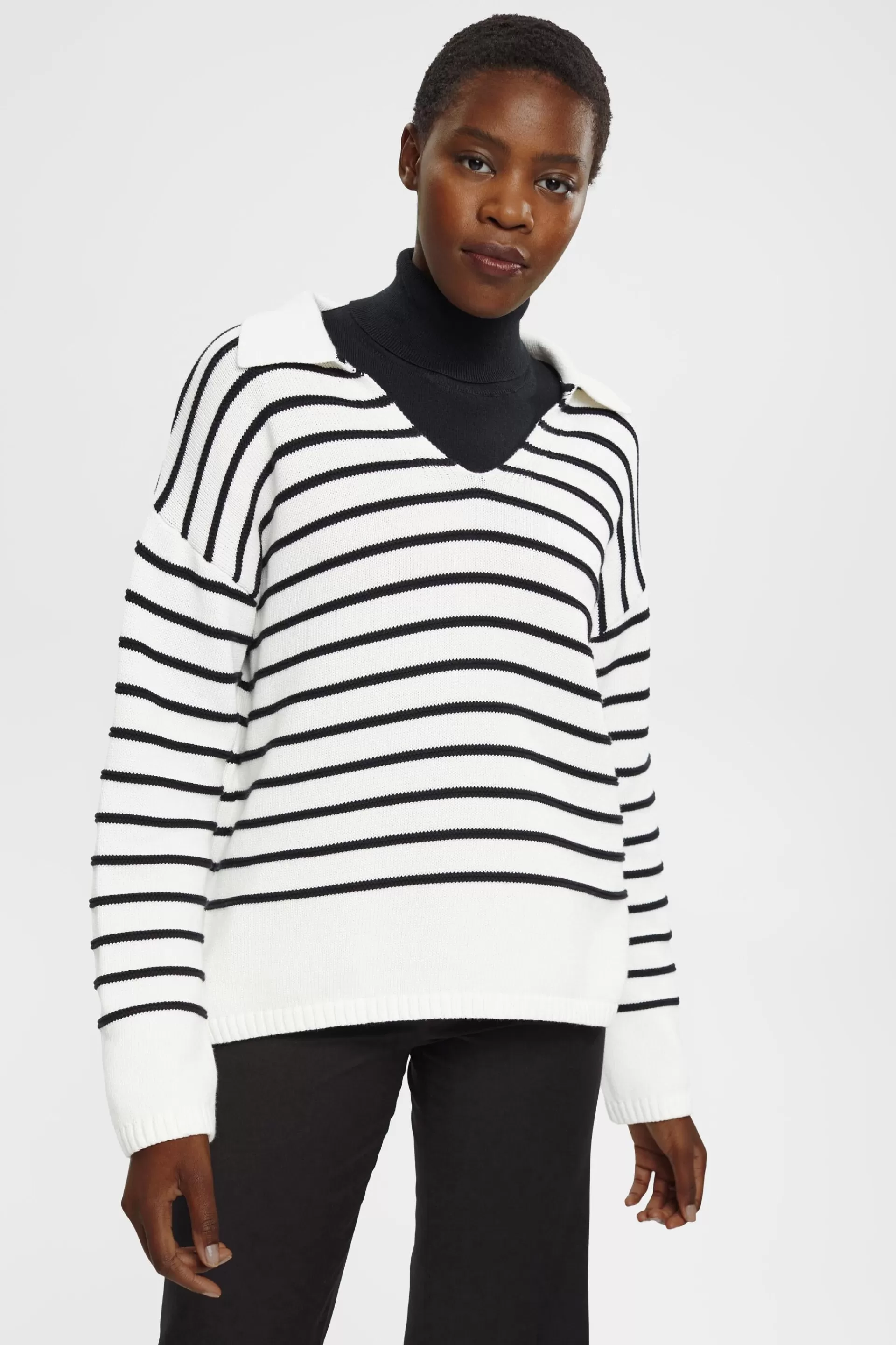 Gestreifter Pullover mit V-Ausschnitt-ESPRIT Discount