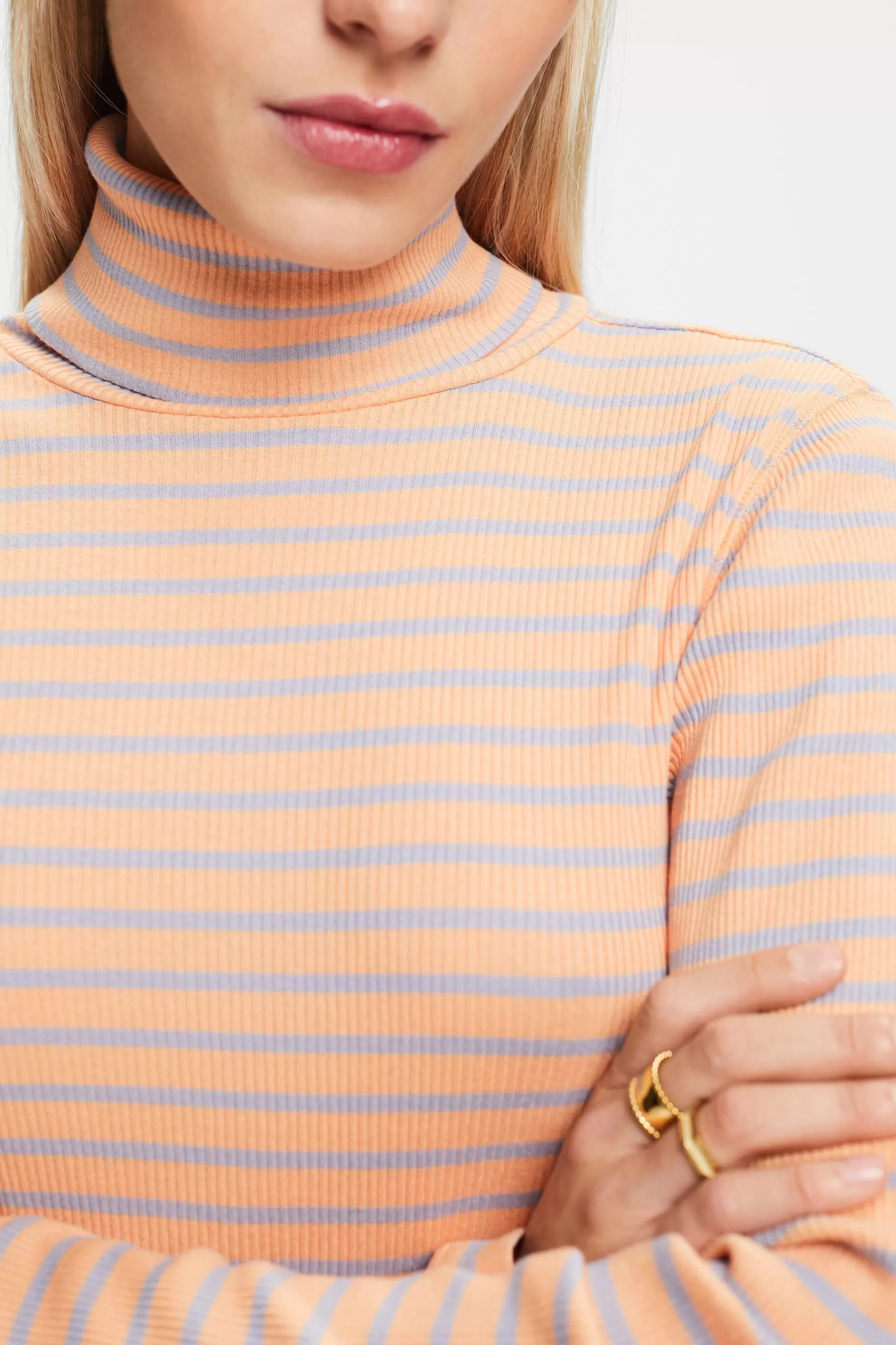 Gestreiftes Longsleeve mit Rollkragen-ESPRIT Online