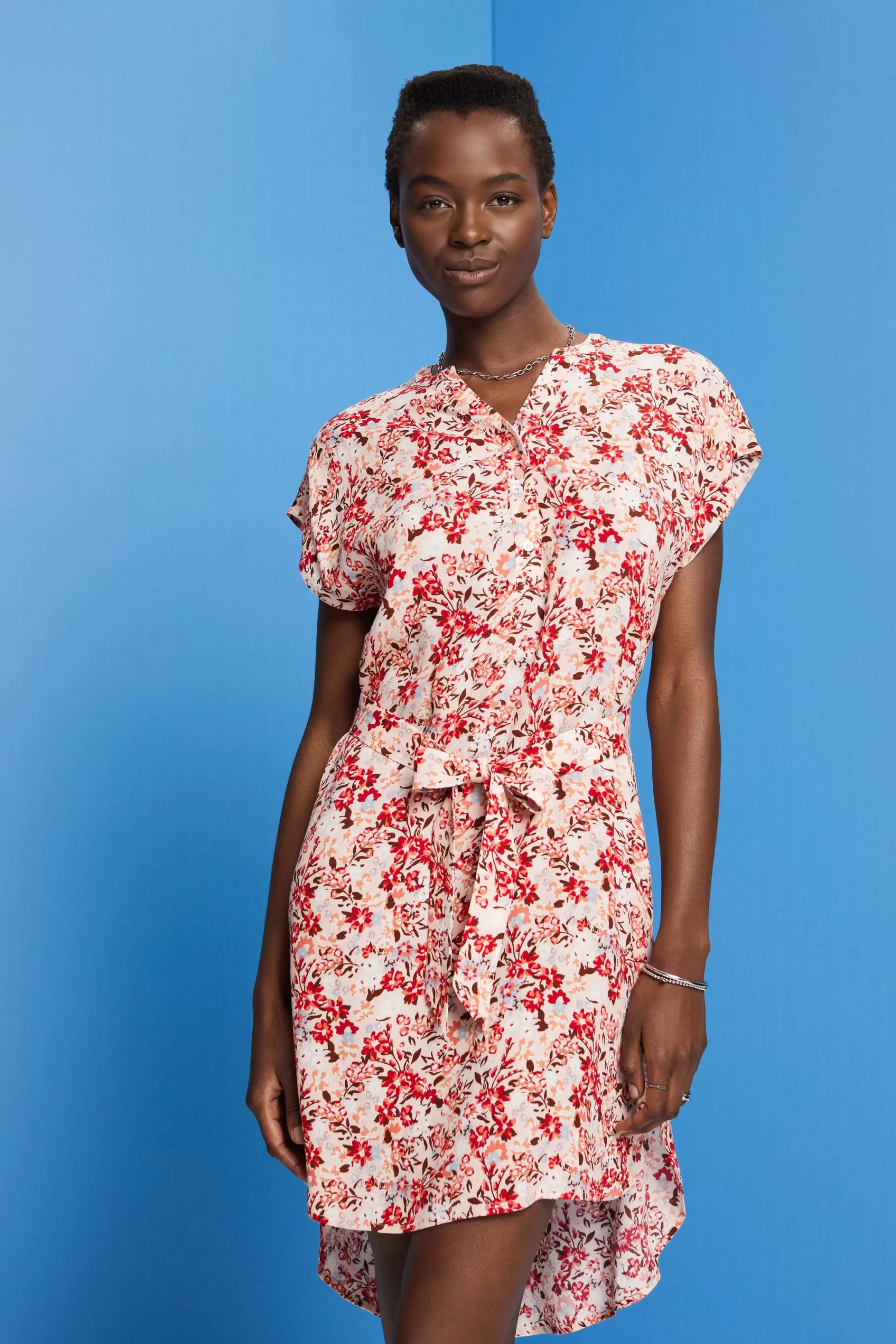 Kleid mit Gürtel und Crêpe-Effekt-ESPRIT Fashion