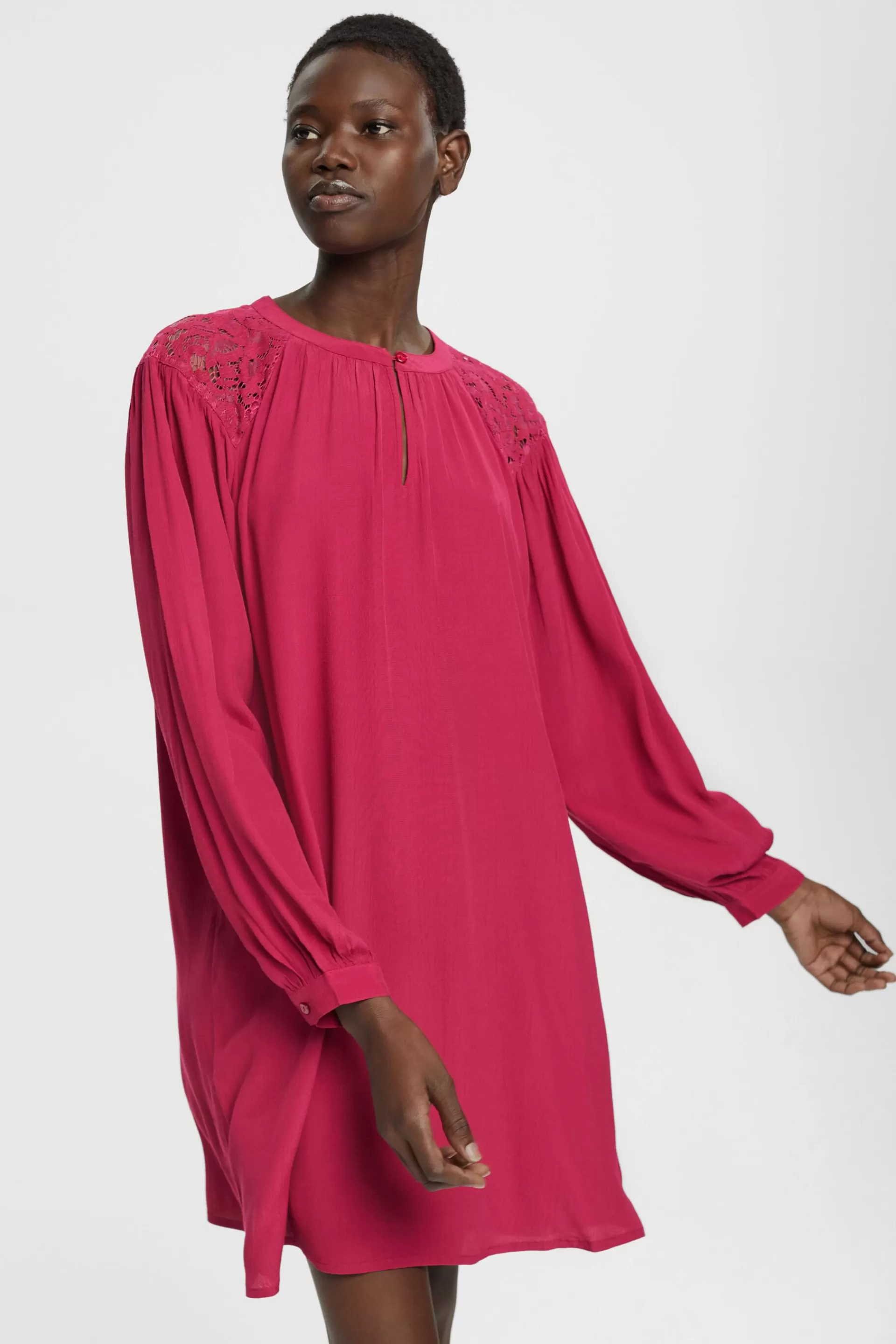 Kleid mit Spitzendetails-ESPRIT Store