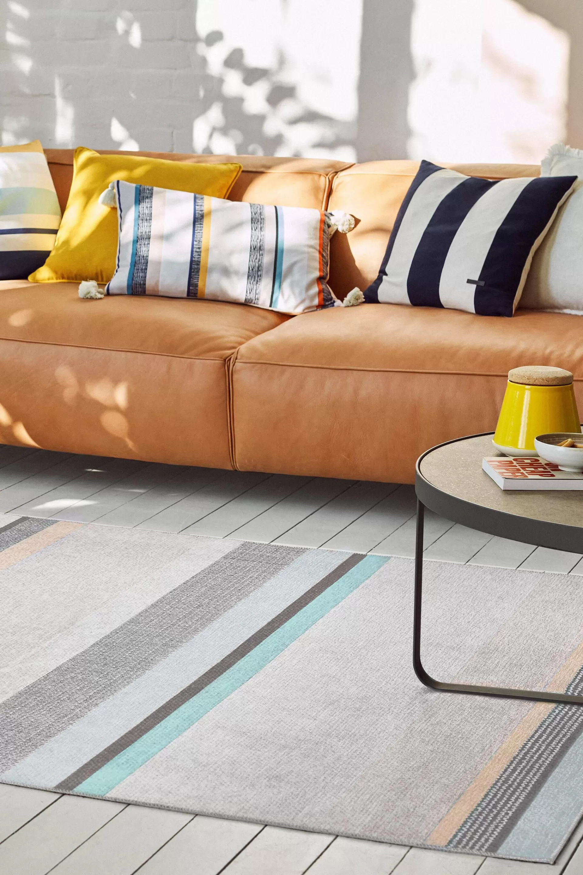 Kurzflor-Teppich mit Streifenmuster-ESPRIT Discount