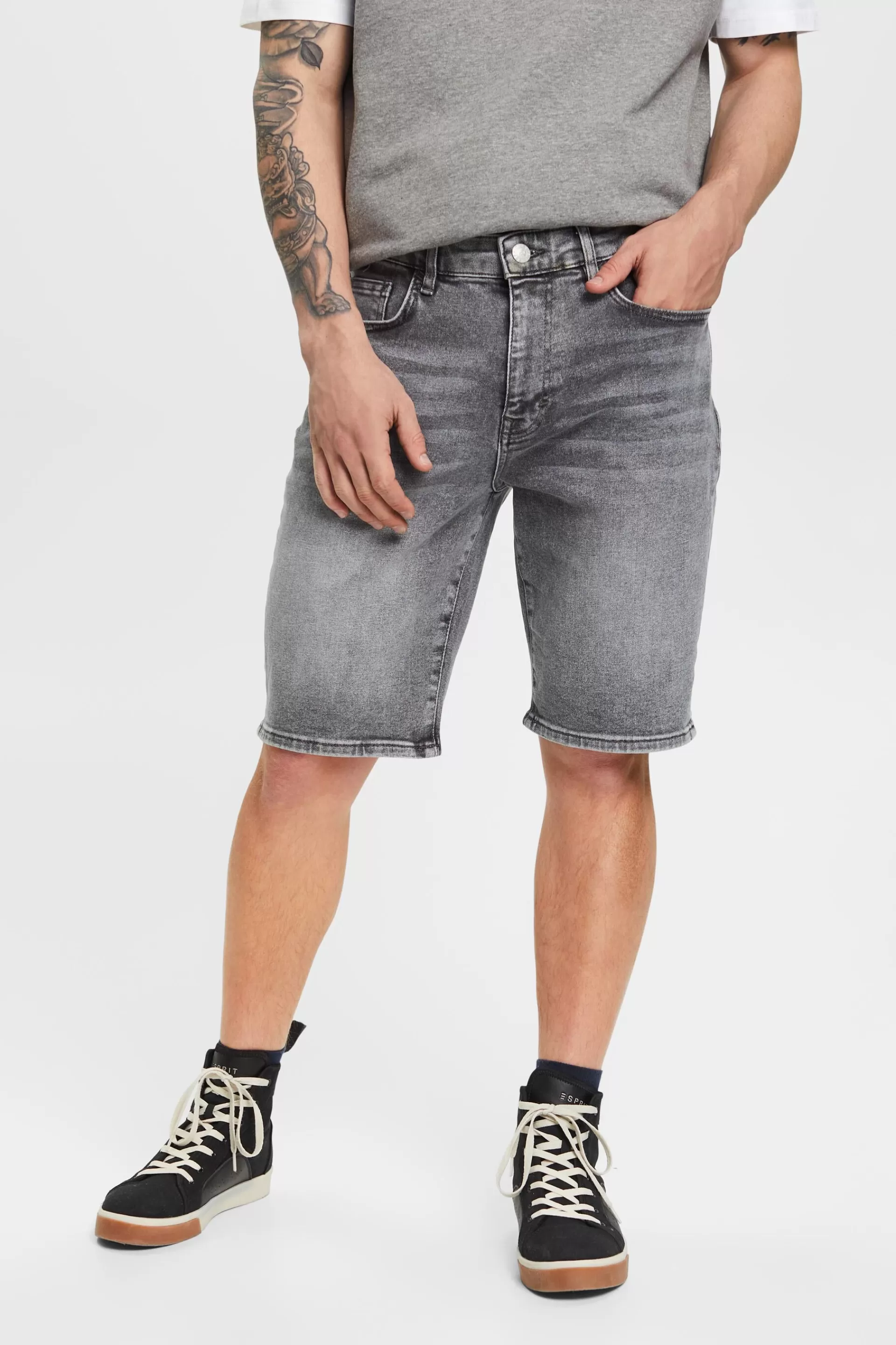 Lockere Jeansshorts in schmaler Passform-ESPRIT Shop