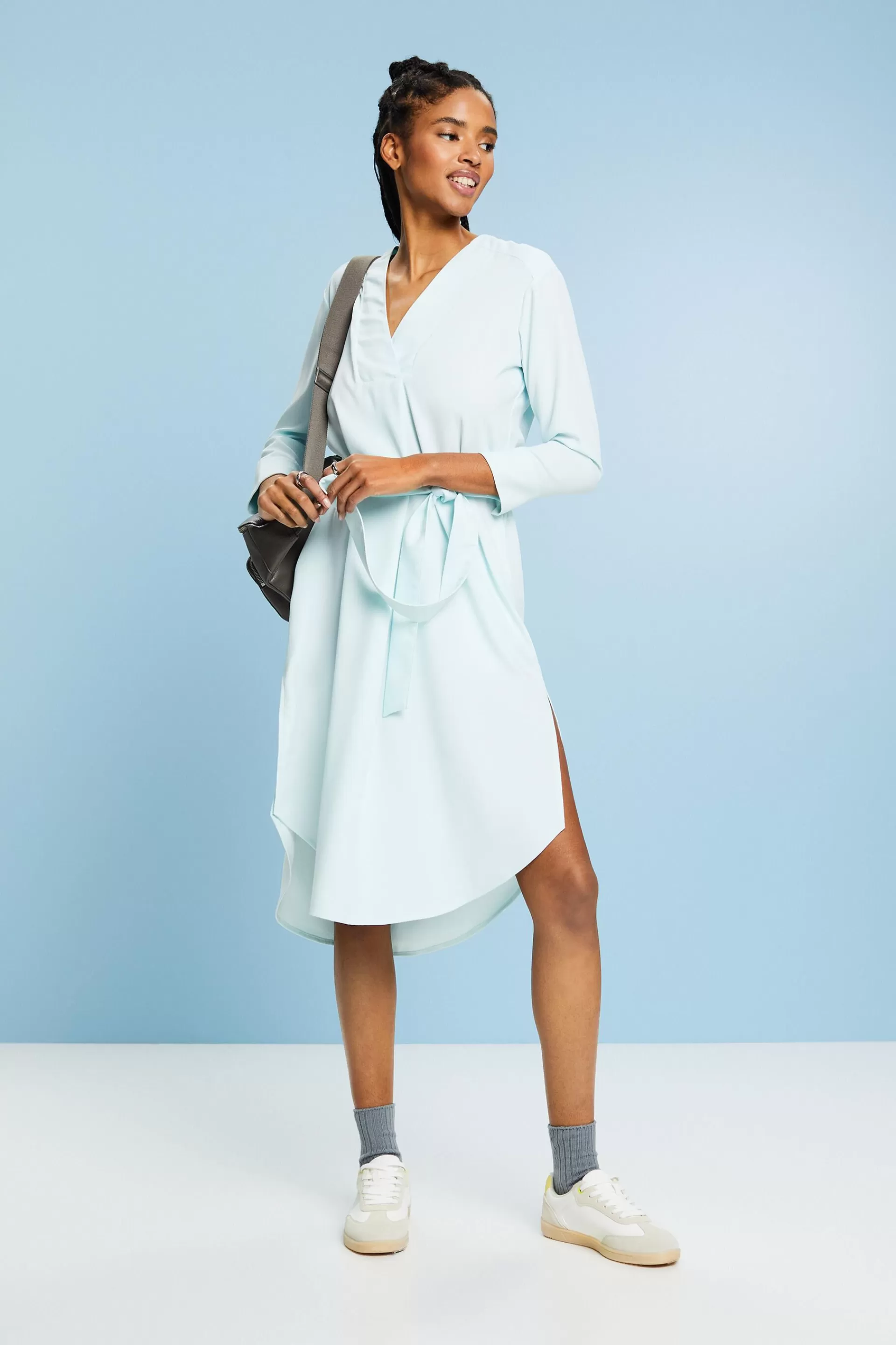 Midikleid mit V-Ausschnitt und Gürtel-ESPRIT Store