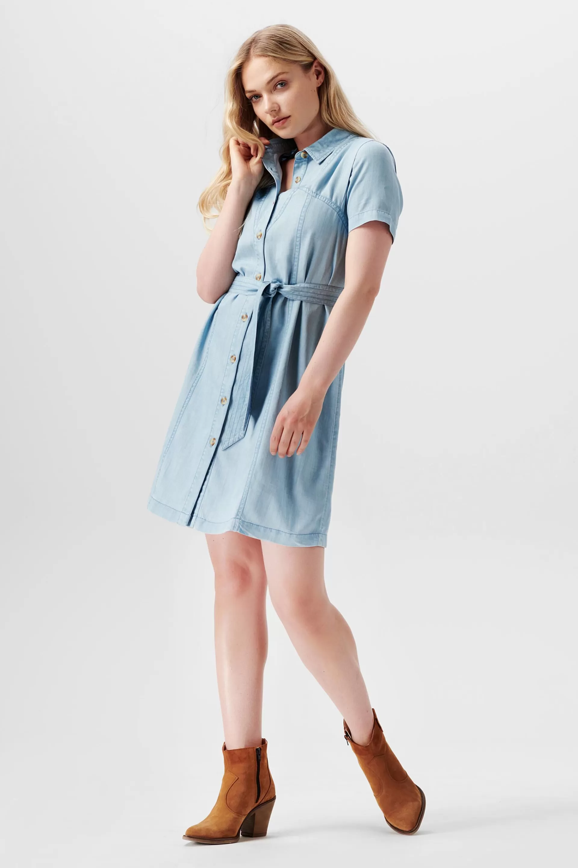 Mini-Shirtkleid mit Bindegürtel-ESPRIT Store