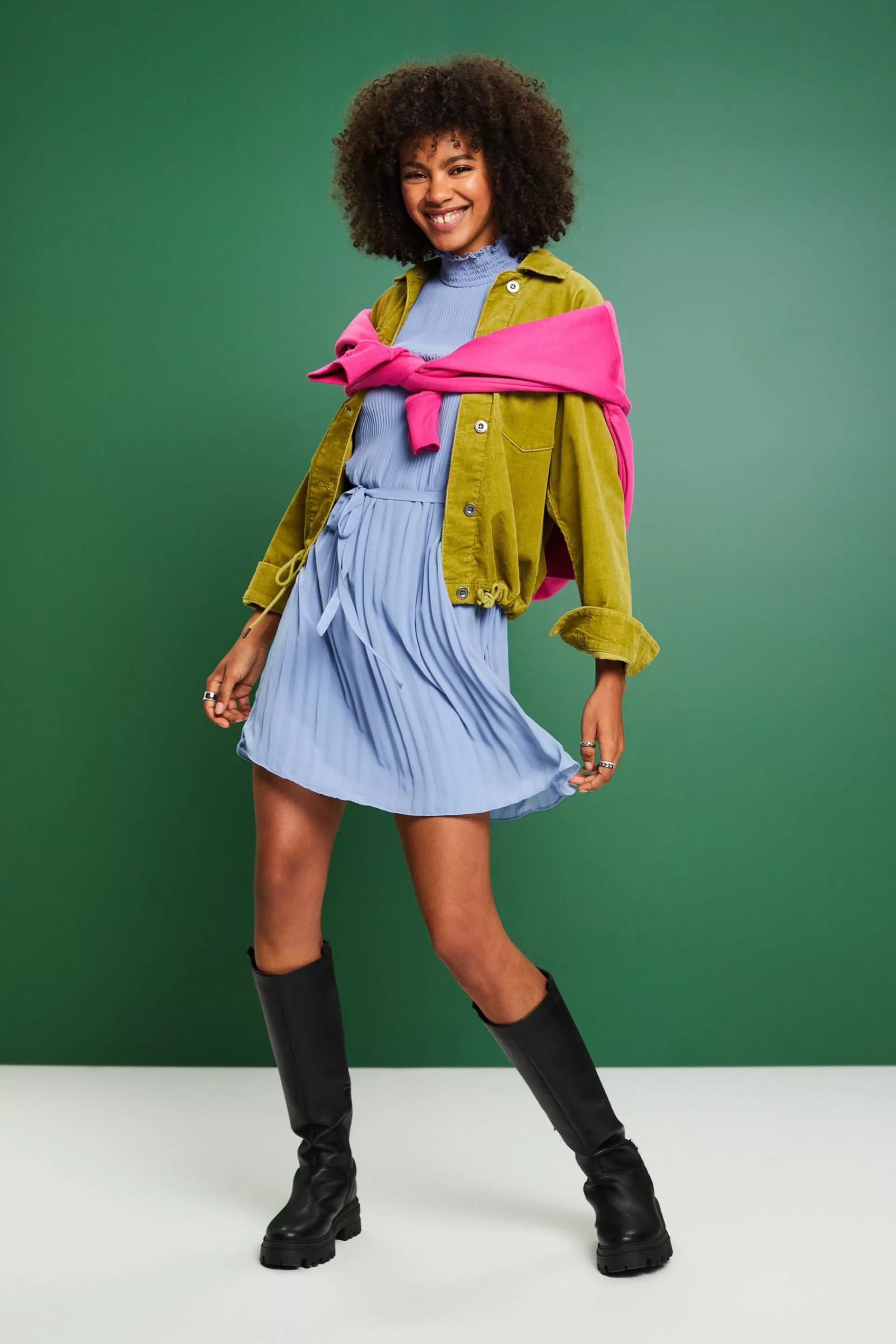 Plissiertes Chiffon-Minikleid mit Stehkragen-ESPRIT Best