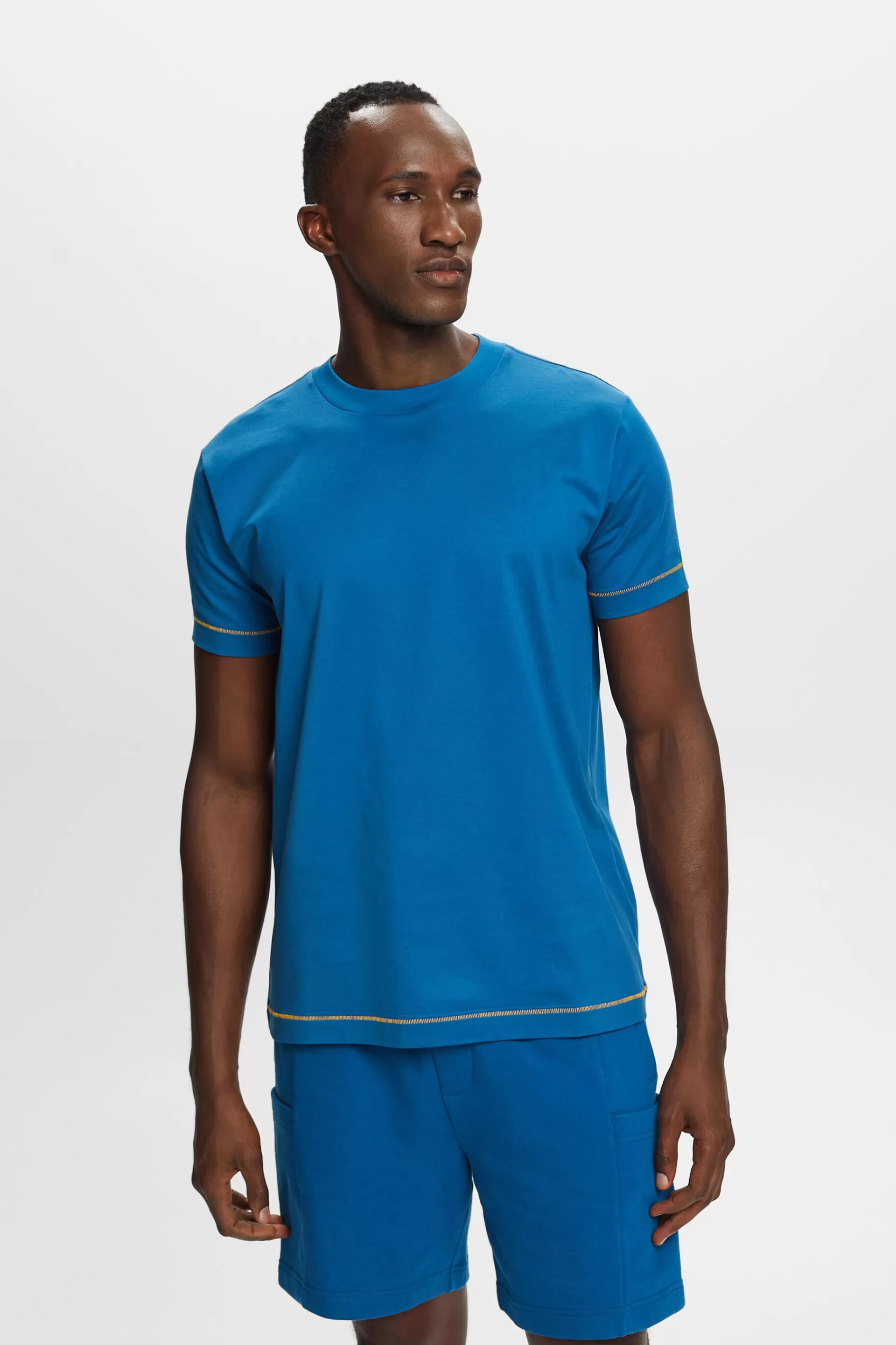 Rundhals-T-Shirt aus Jersey, 100 % Baumwolle-ESPRIT Store