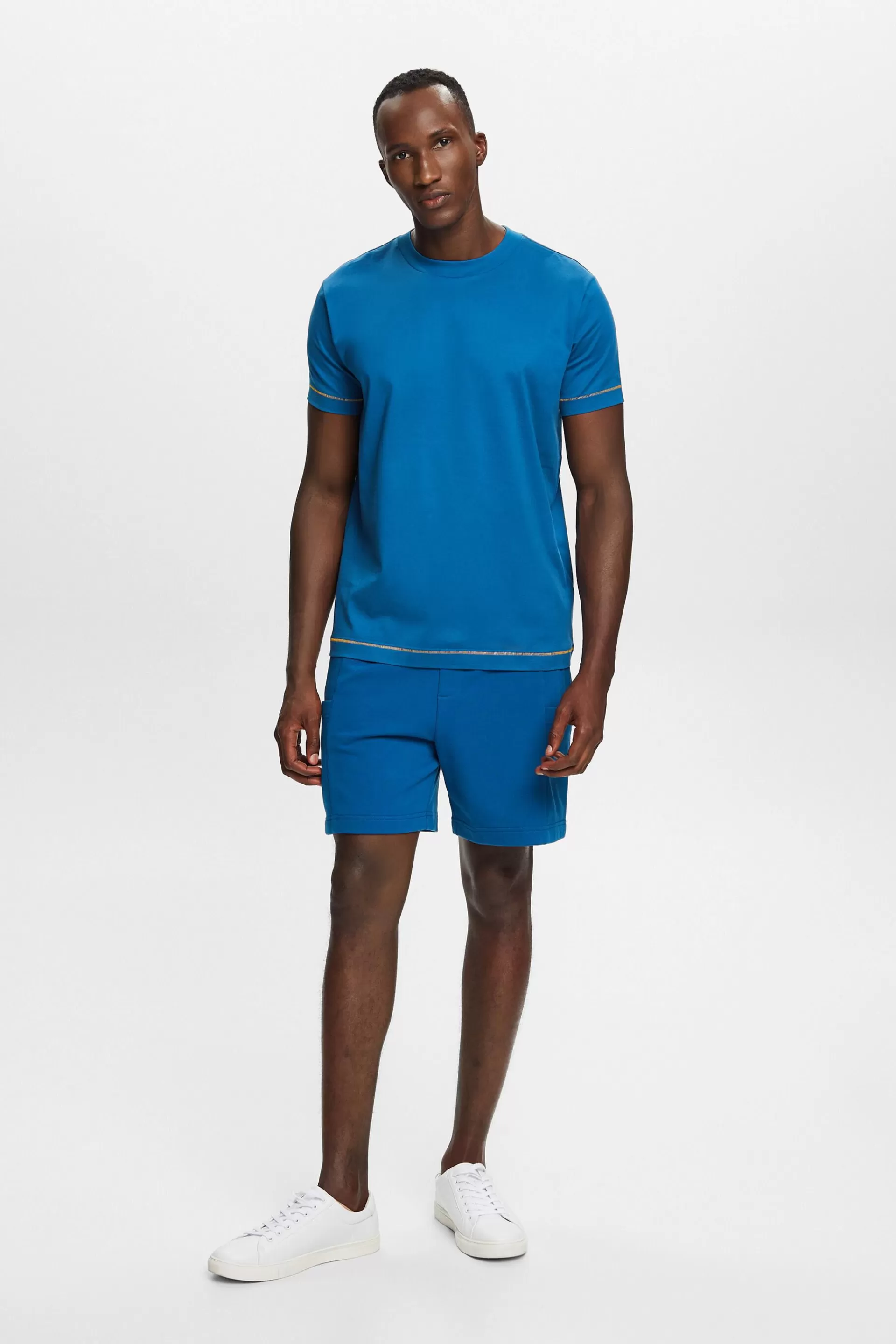 Rundhals-T-Shirt aus Jersey, 100 % Baumwolle-ESPRIT Store