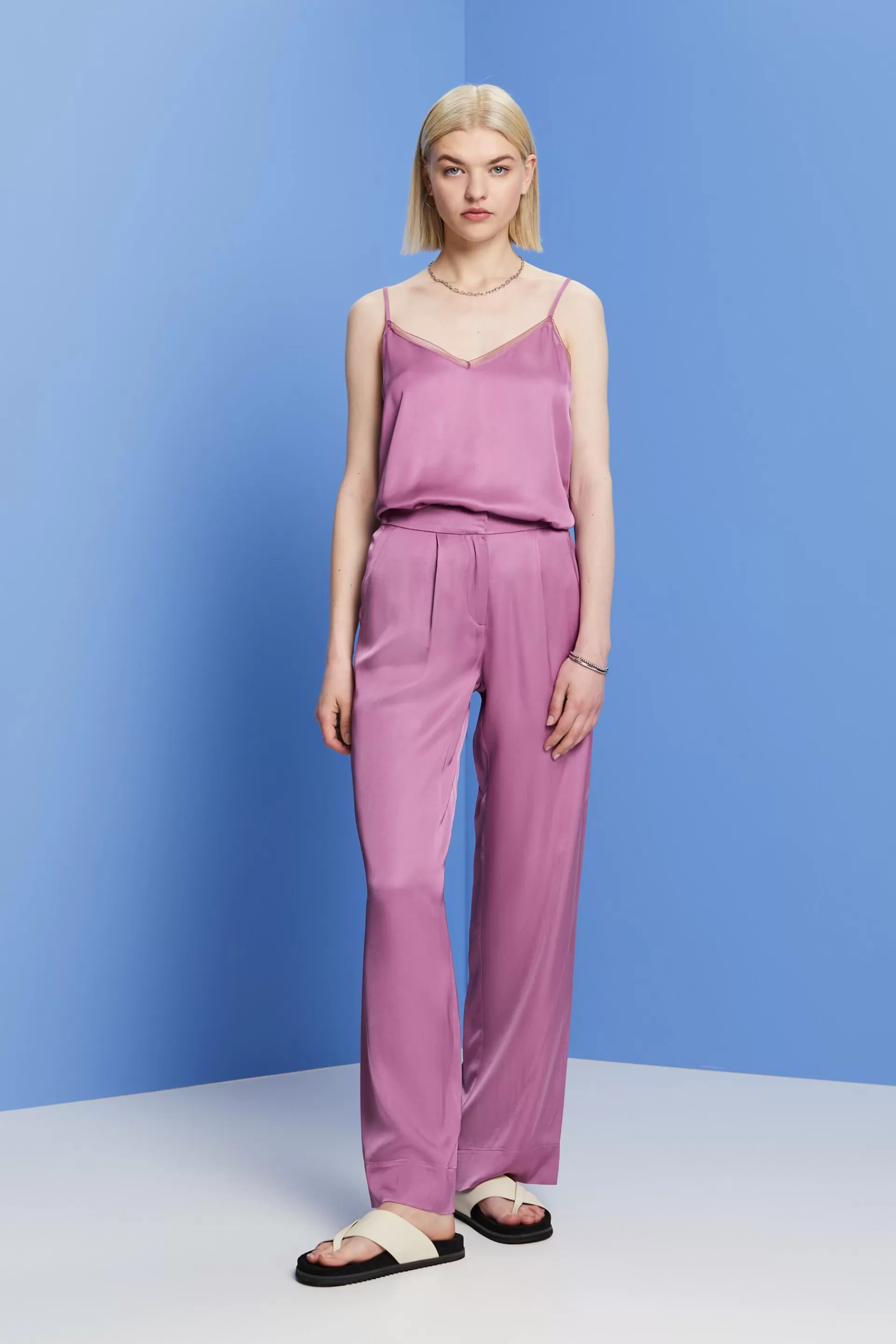 Satin-Camisole mit Spitzenbesatz, LENZING™ ECOVERO™-ESPRIT Sale