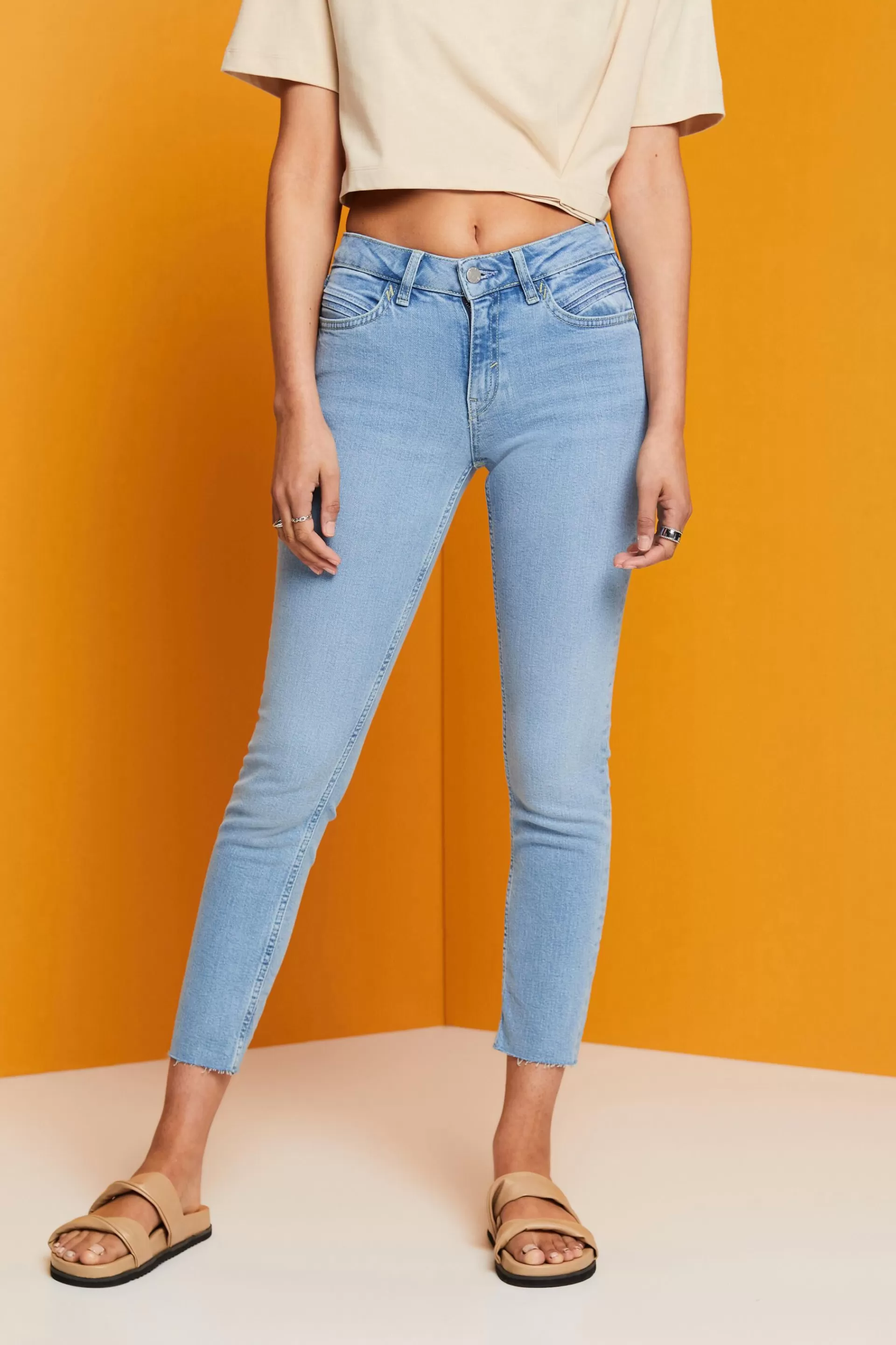 Schmale Jeans mit mittlerer Bundhöhe-ESPRIT Discount