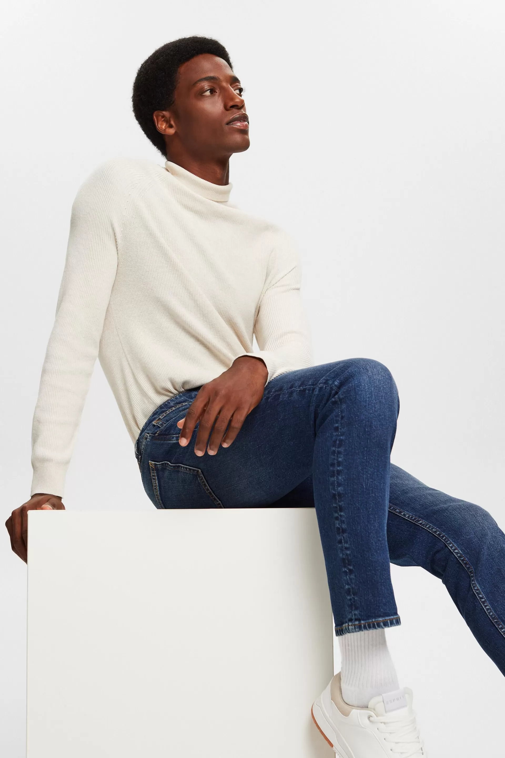 Schmale Jeans mit mittlerer Bundhöhe-ESPRIT Clearance