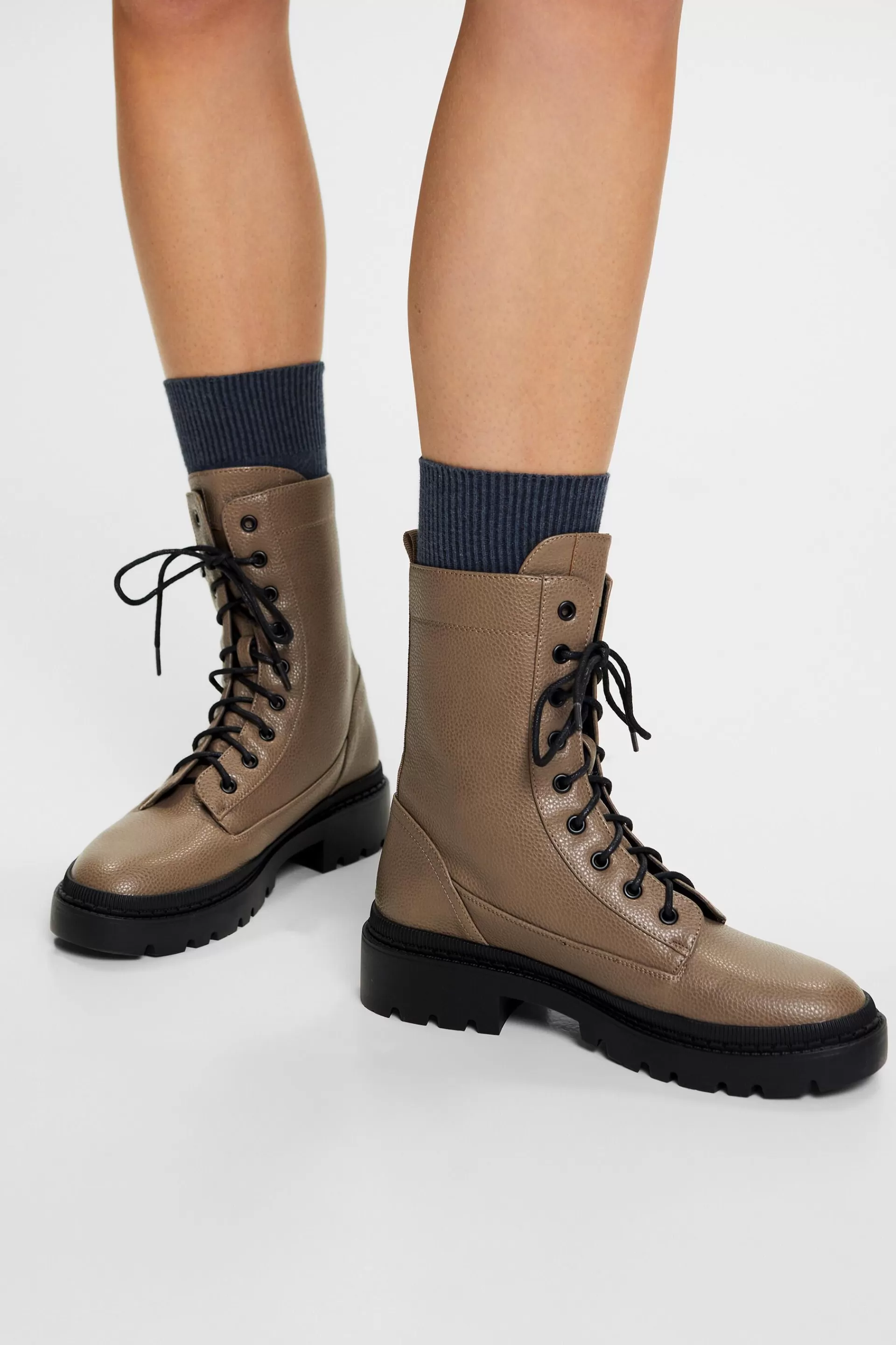 Schnürboots aus veganem Leder-ESPRIT Store