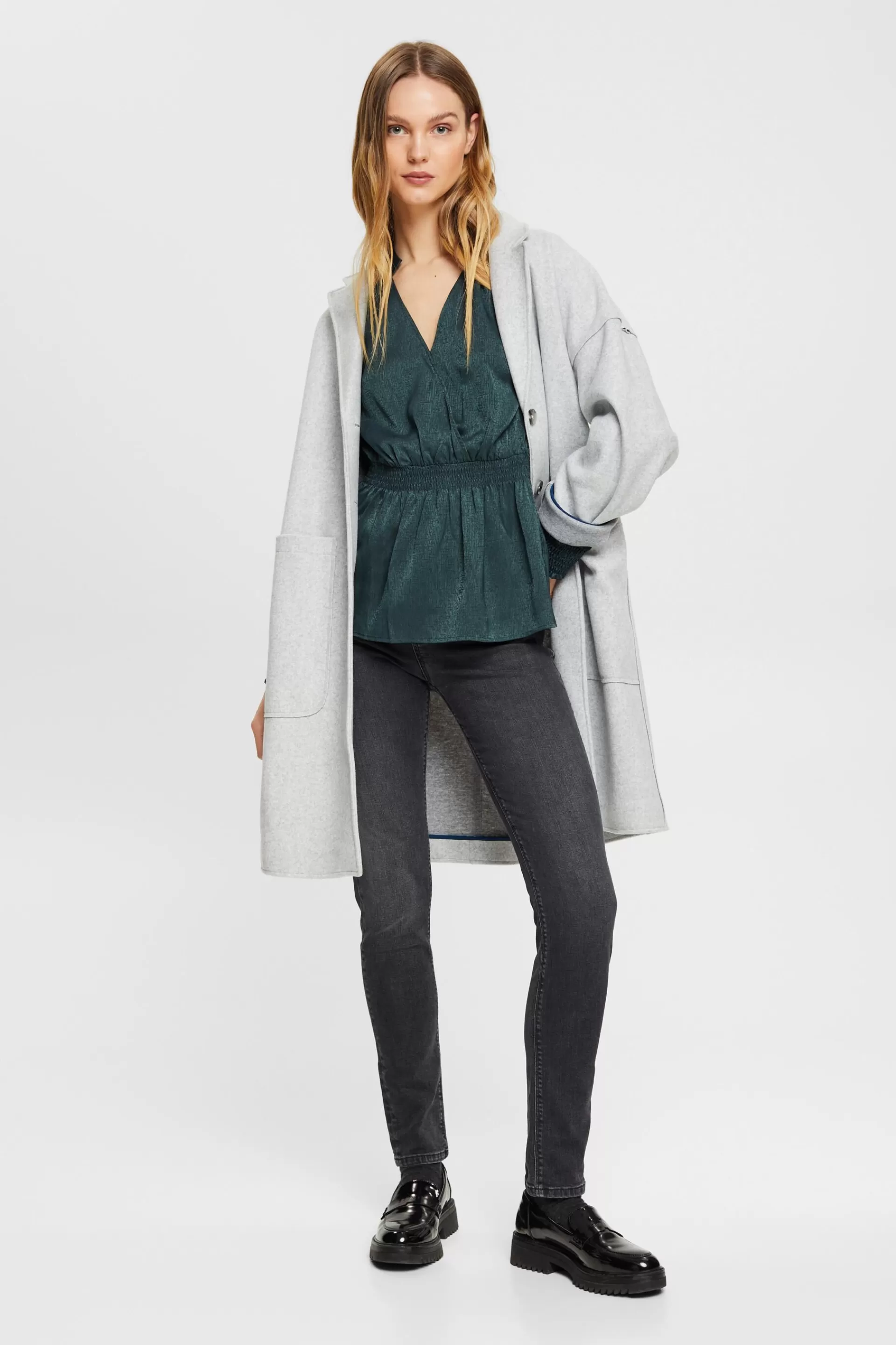 Strukturierte Bluse mit gesmokten Details-ESPRIT Clearance