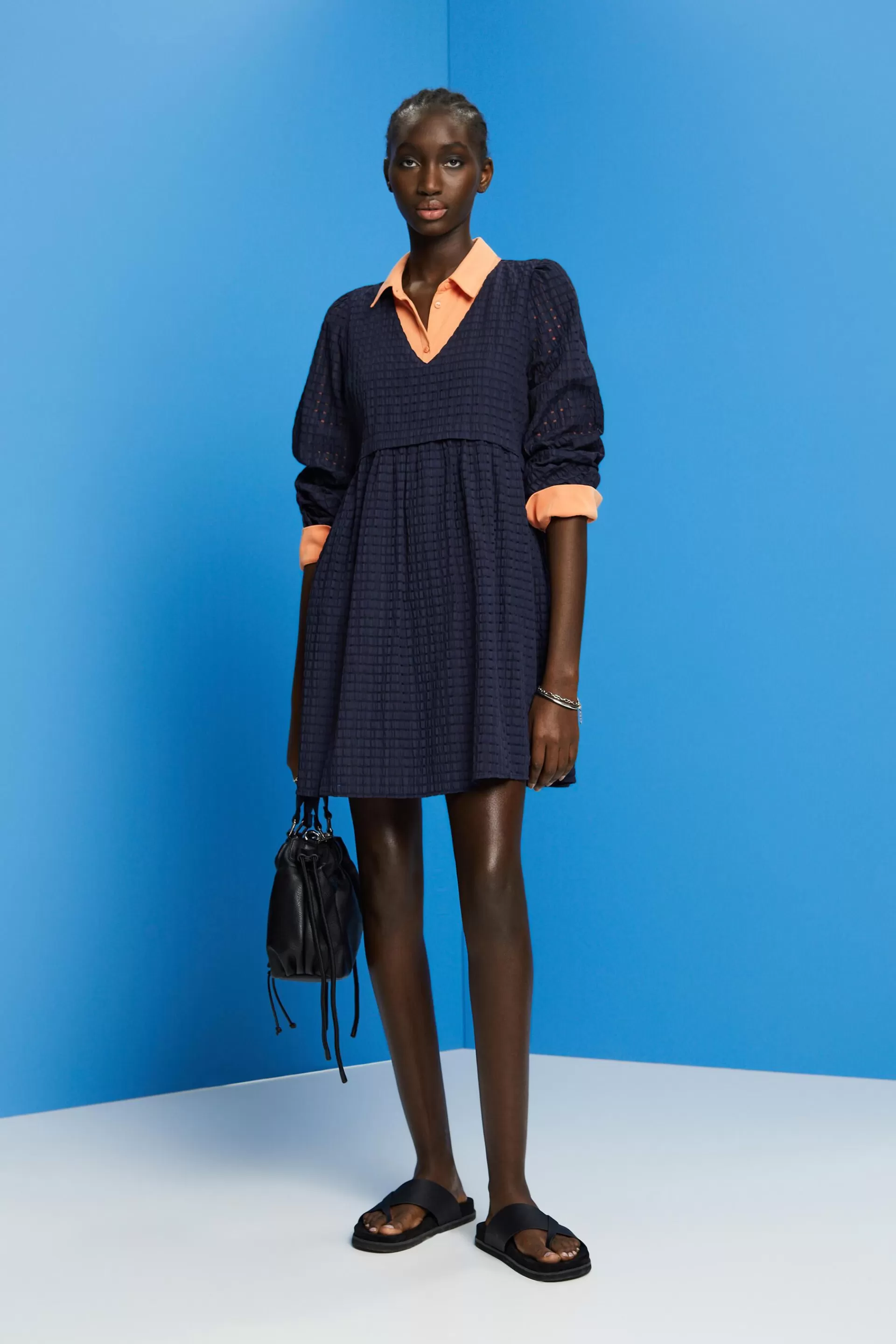 Strukturiertes Minikleid mit Volantsaum-ESPRIT Clearance