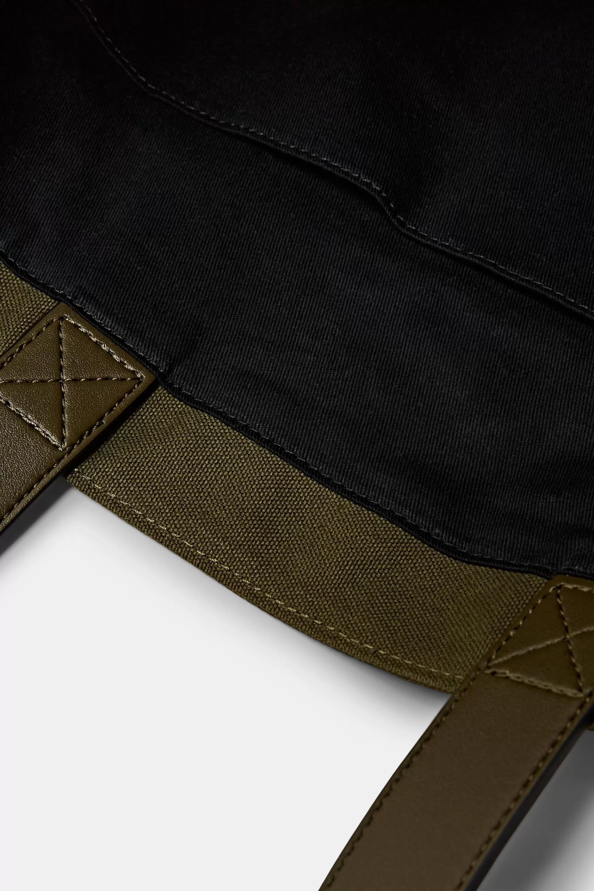 Tote aus Baumwollcanvas mit Details in Lederoptik-ESPRIT Fashion