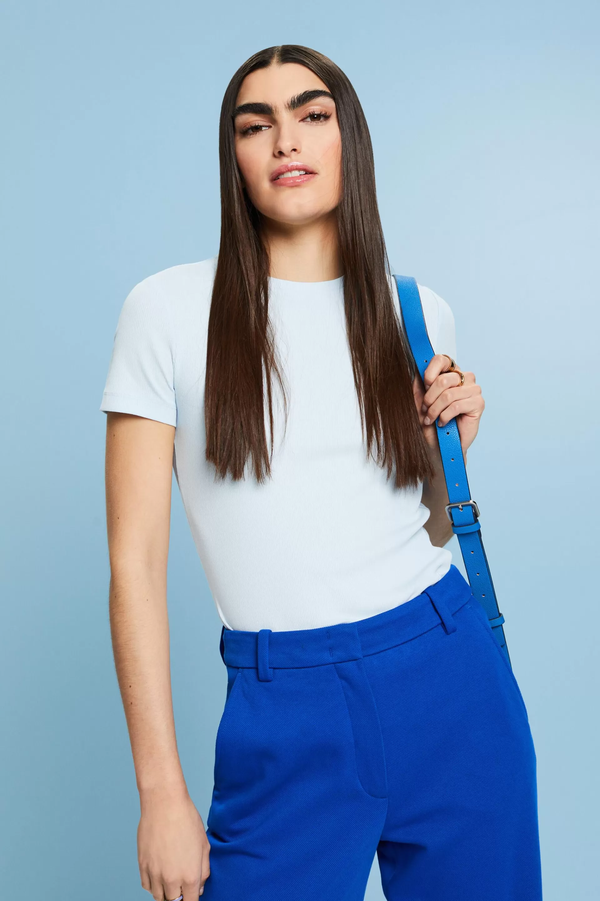 T-Shirt aus Baumwolljersey mit Rundhalsausschnitt-ESPRIT Online