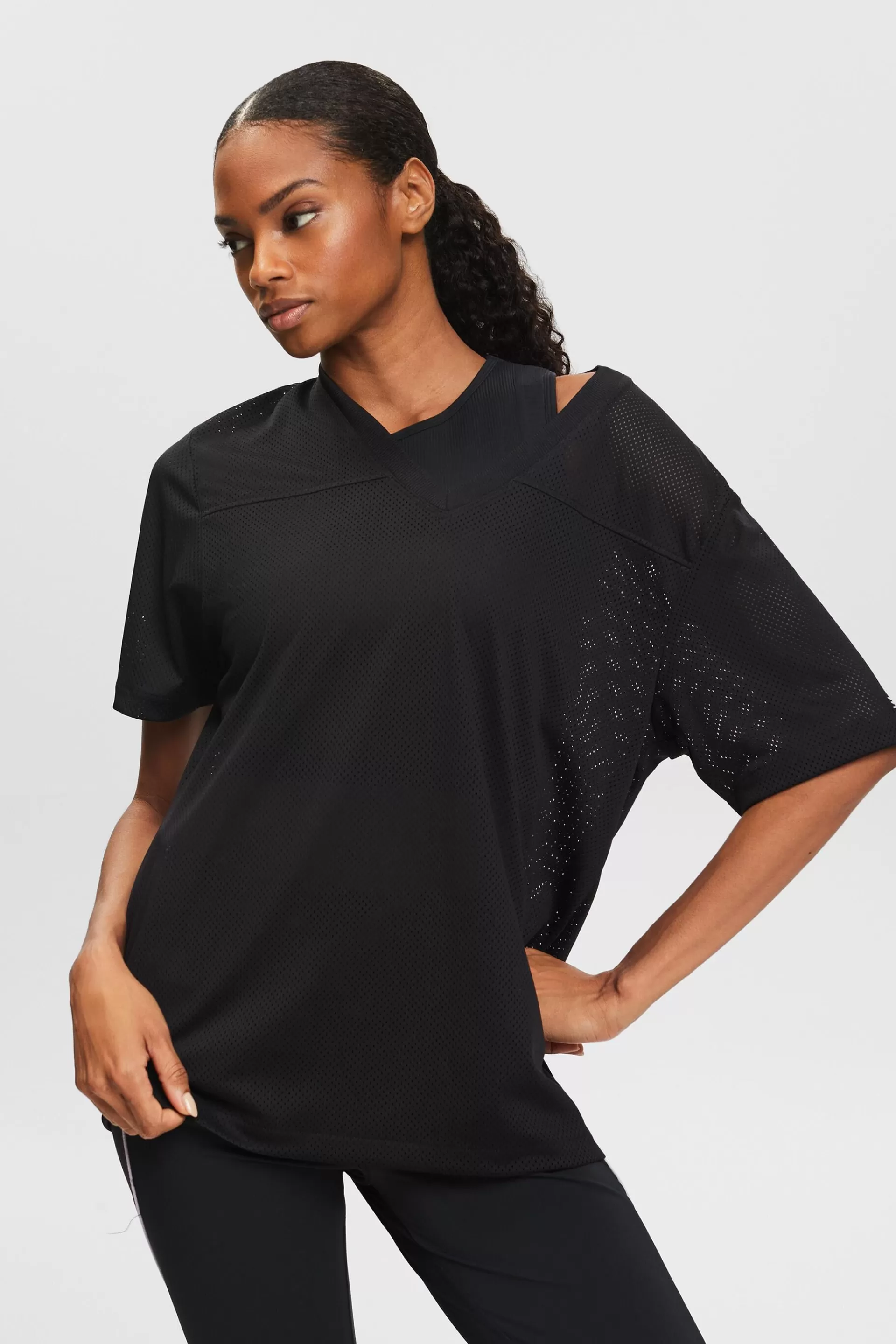 T-Shirt mit V-Ausschnitt und Lochmuster-ESPRIT Fashion