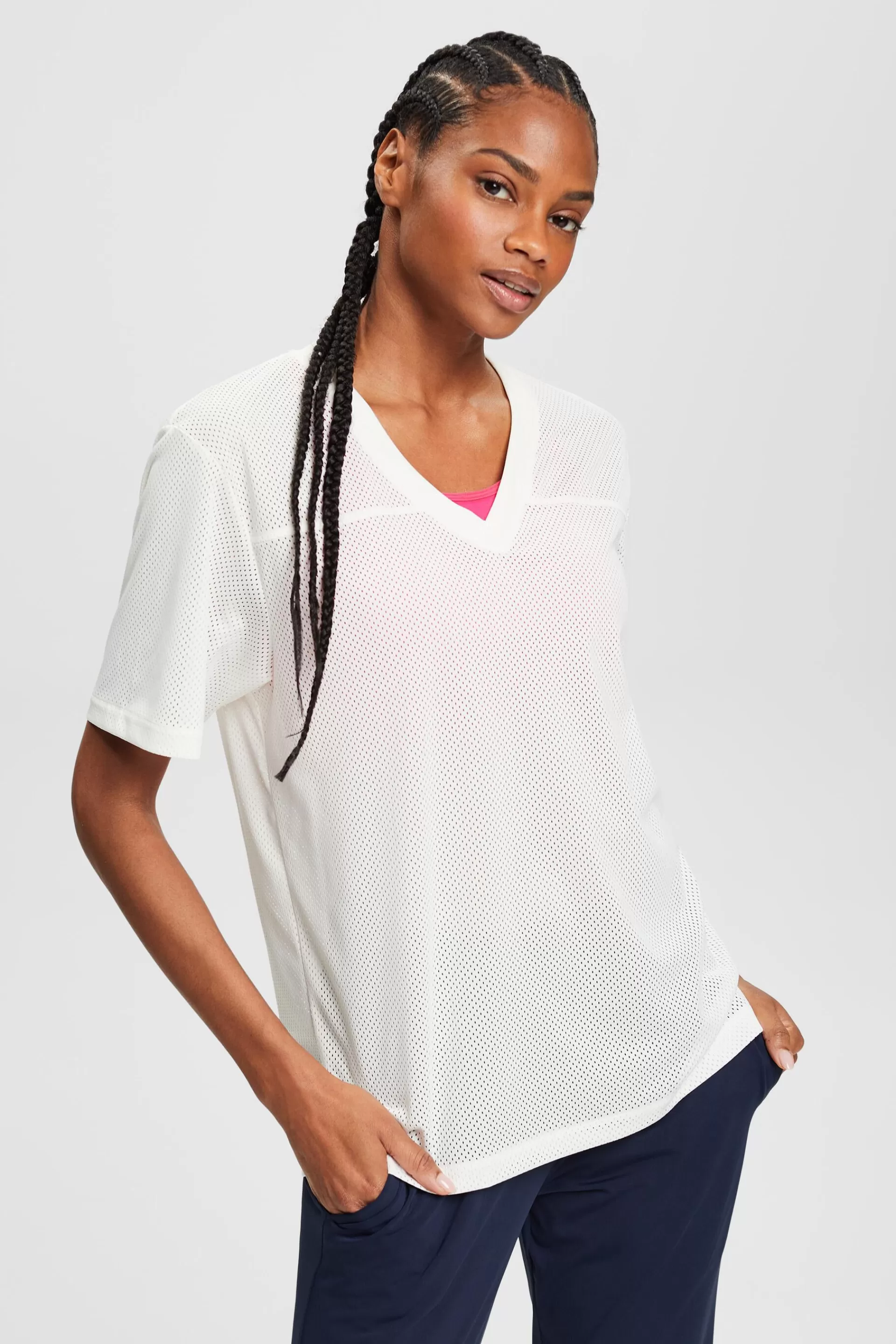 T-Shirt mit V-Ausschnitt und Lochmuster-ESPRIT Hot