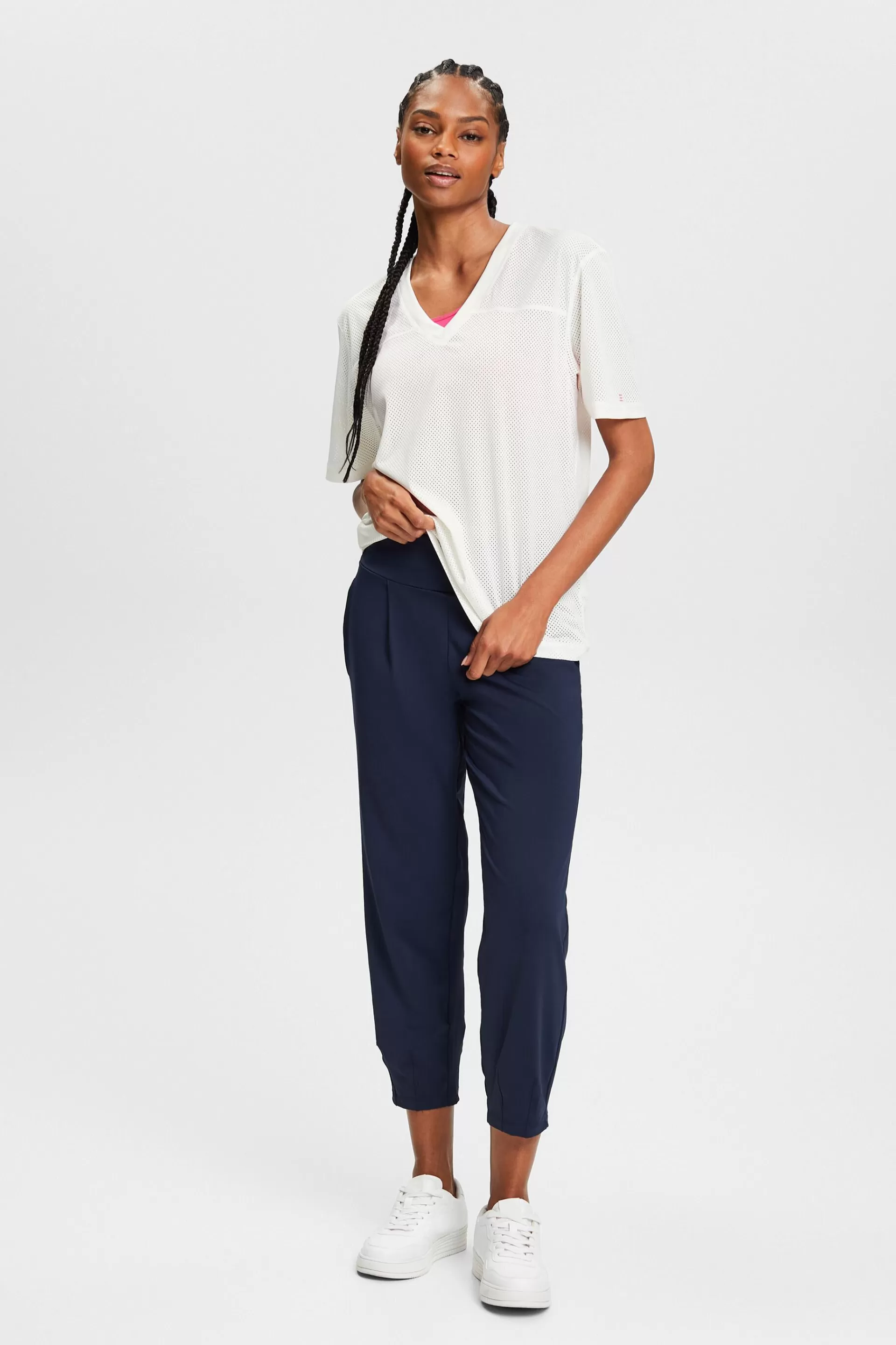 T-Shirt mit V-Ausschnitt und Lochmuster-ESPRIT Hot