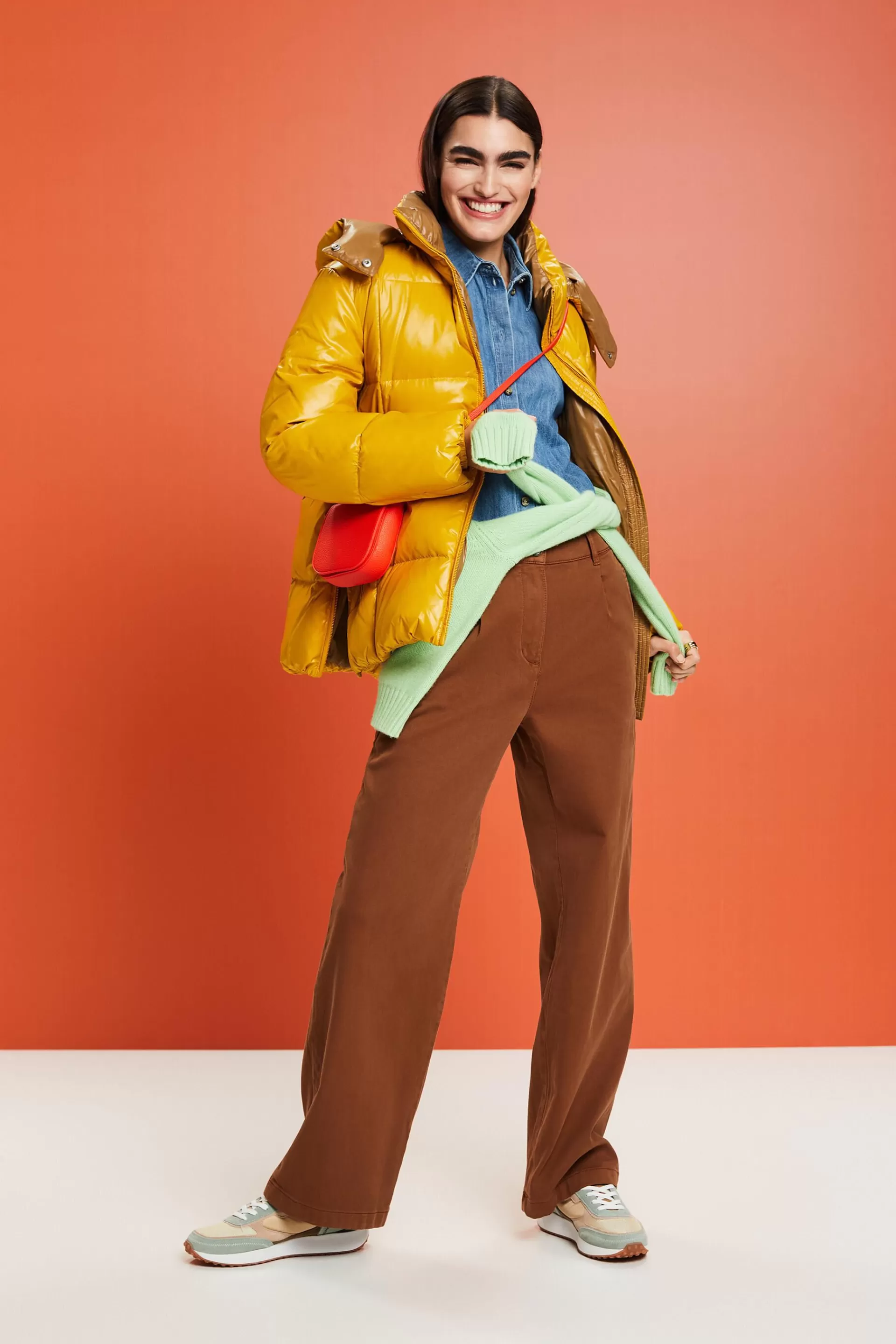 Weit geschnittene Chino mit hohem Bund-ESPRIT New