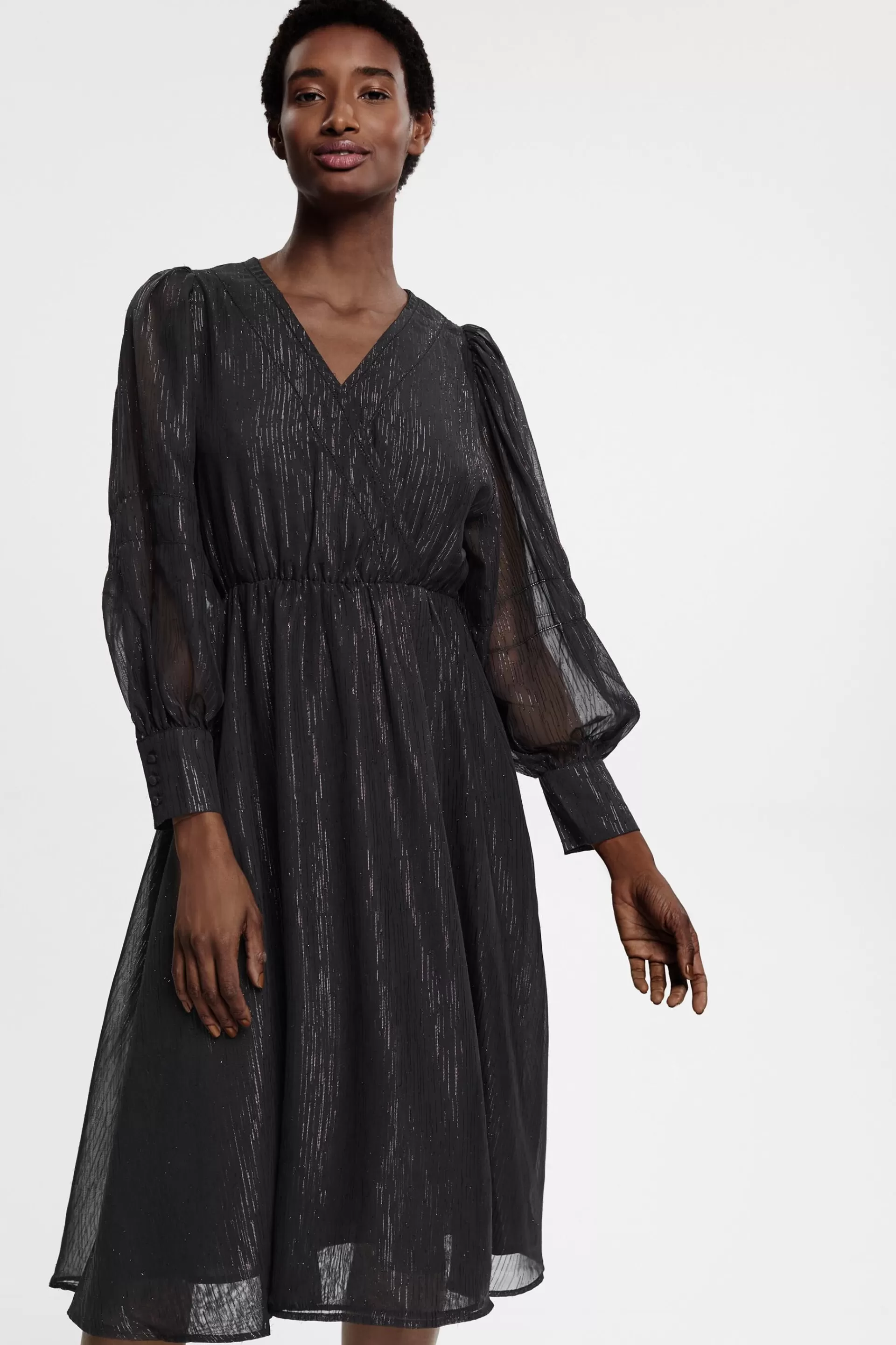 Wickelkleid aus Chiffon mit Glitzereffekt-ESPRIT Store